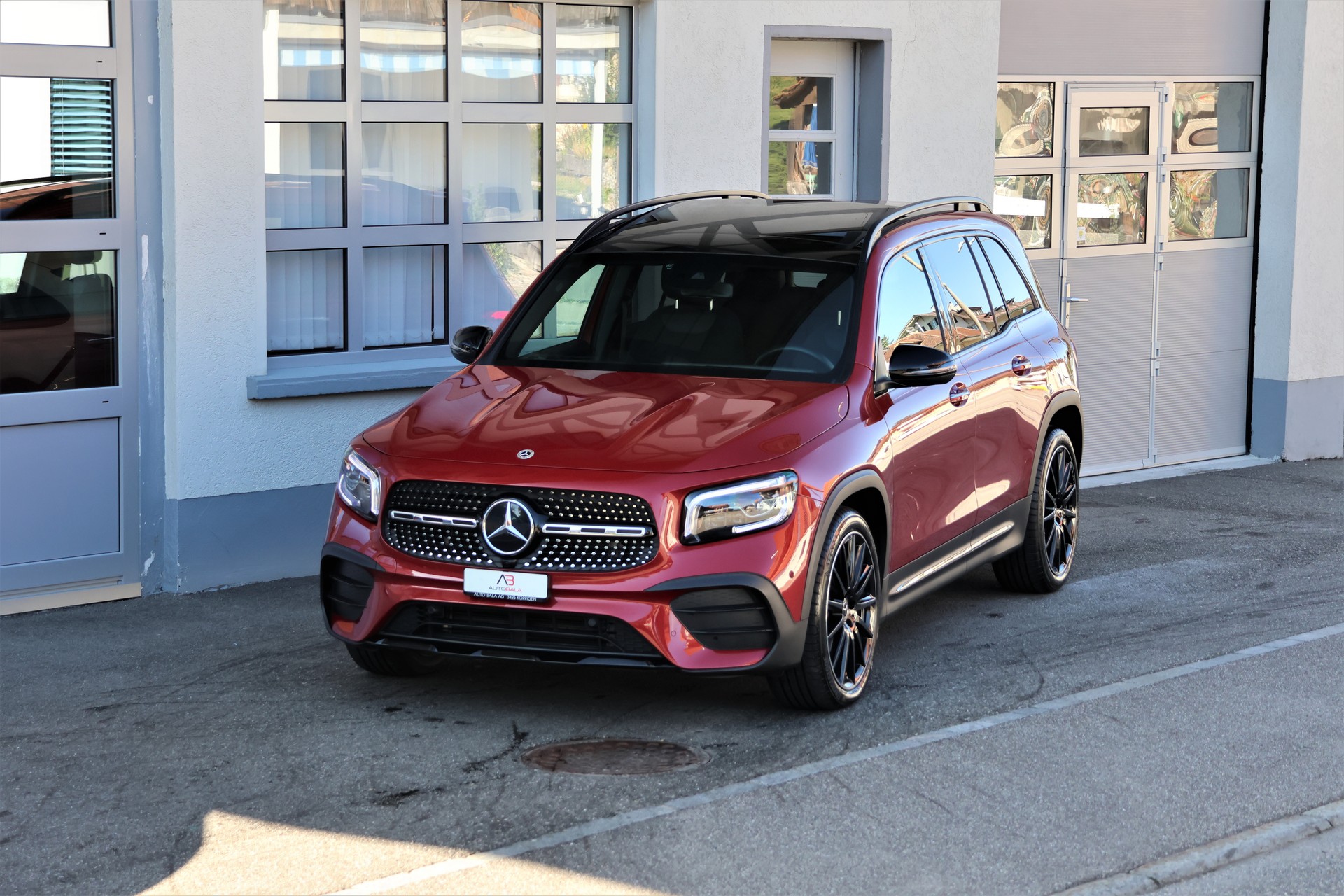 MERCEDES-BENZ GLB 220 d 4Matic AMG Line 8G-Tronic (CH) + 2.0T AHK