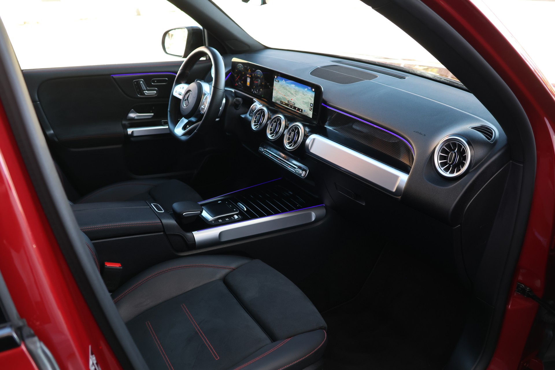 MERCEDES-BENZ GLB 220 d 4Matic AMG Line 8G-Tronic (CH) + 2.0T AHK-image-19