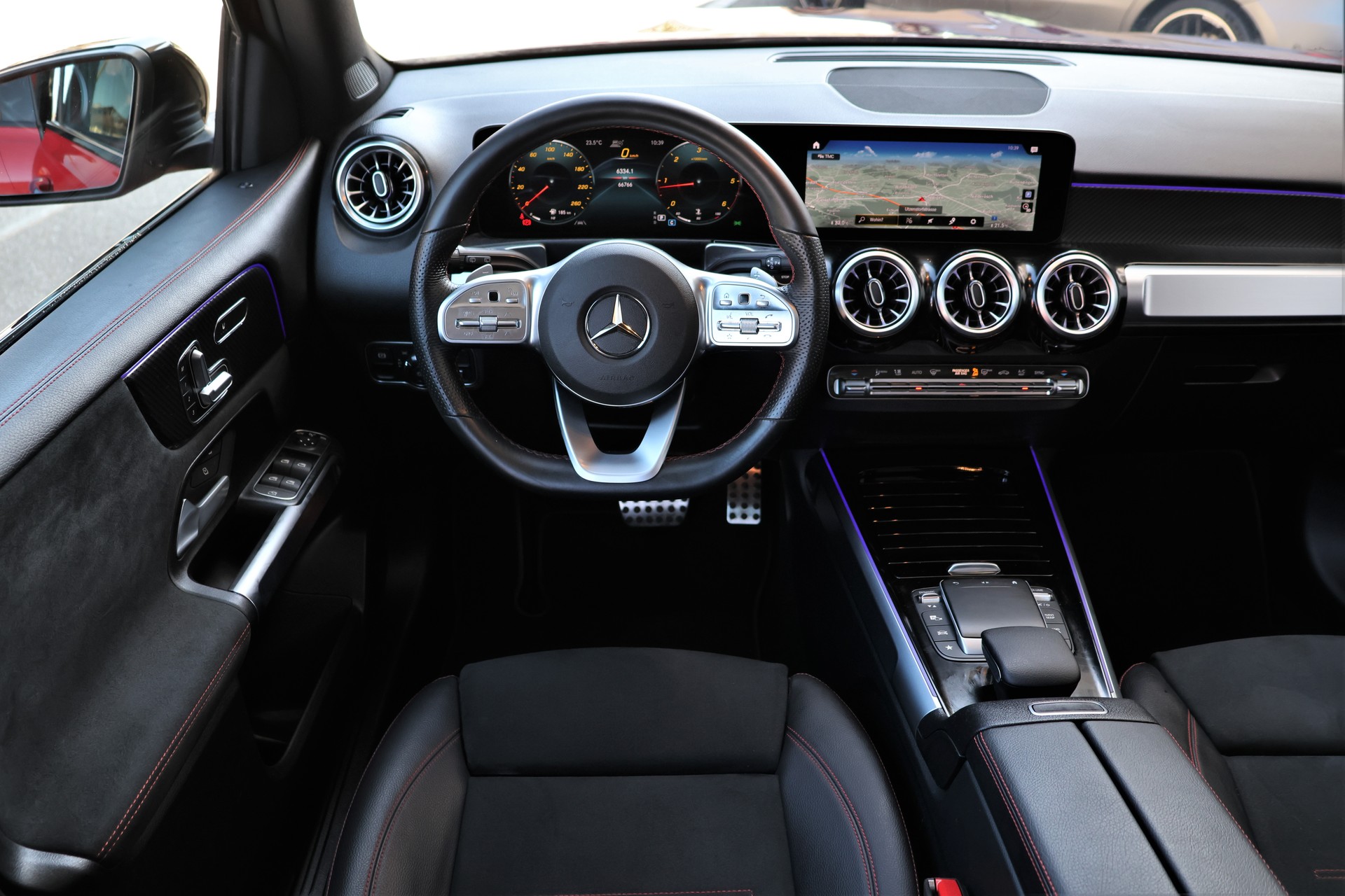 MERCEDES-BENZ GLB 220 d 4Matic AMG Line 8G-Tronic (CH) + 2.0T AHK-image-15