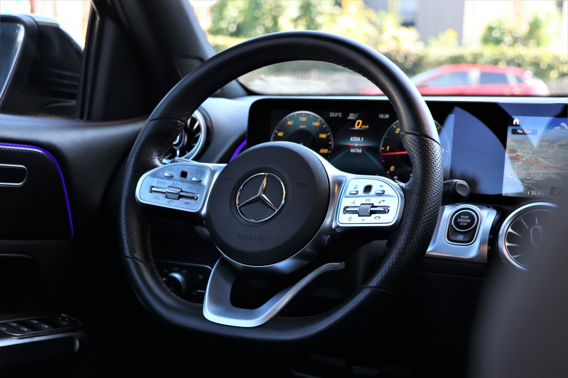 MERCEDES-BENZ GLB 220 d 4Matic AMG Line 8G-Tronic (CH) + 2.0T AHK-image-17