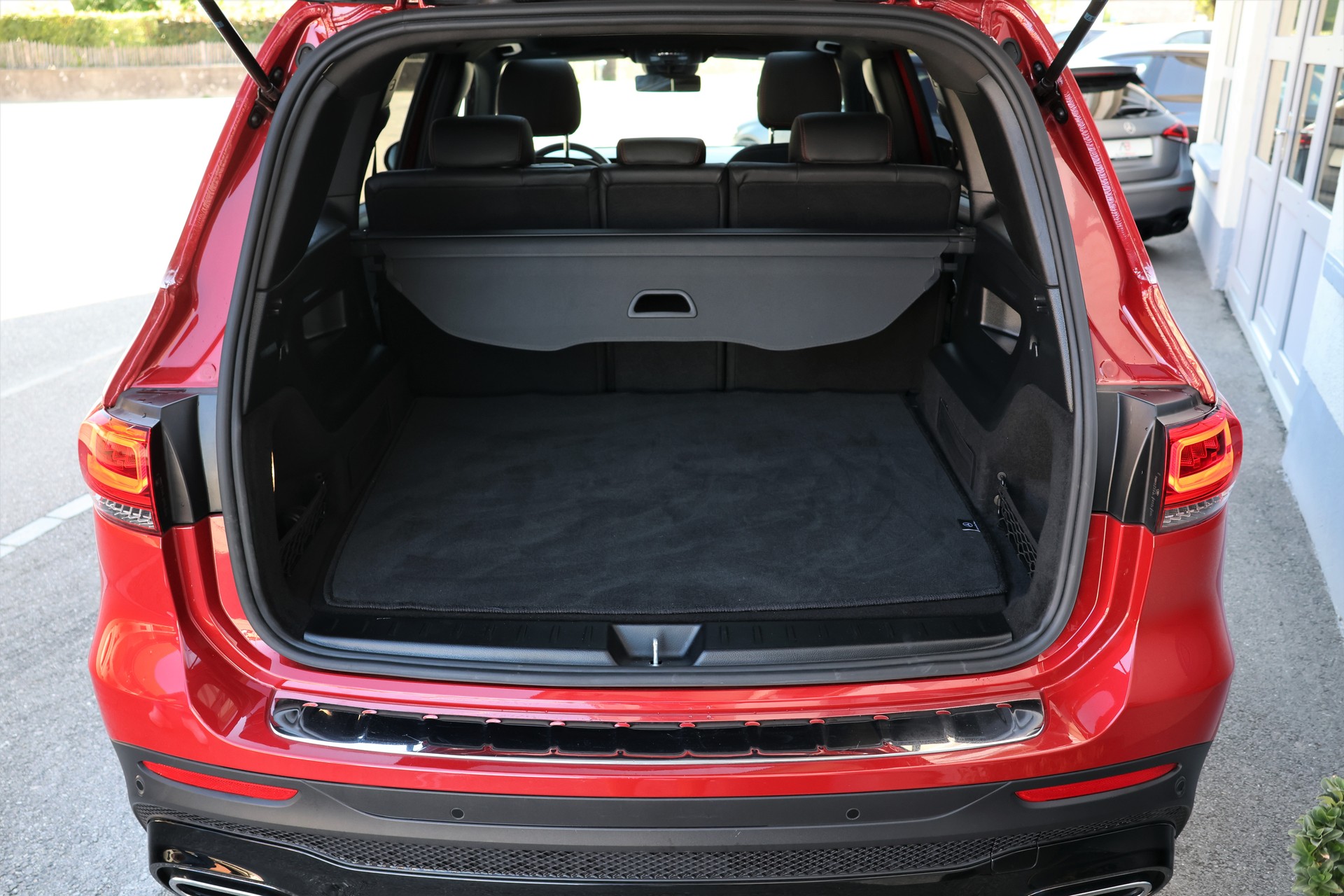 MERCEDES-BENZ GLB 220 d 4Matic AMG Line 8G-Tronic (CH) + 2.0T AHK-image-8