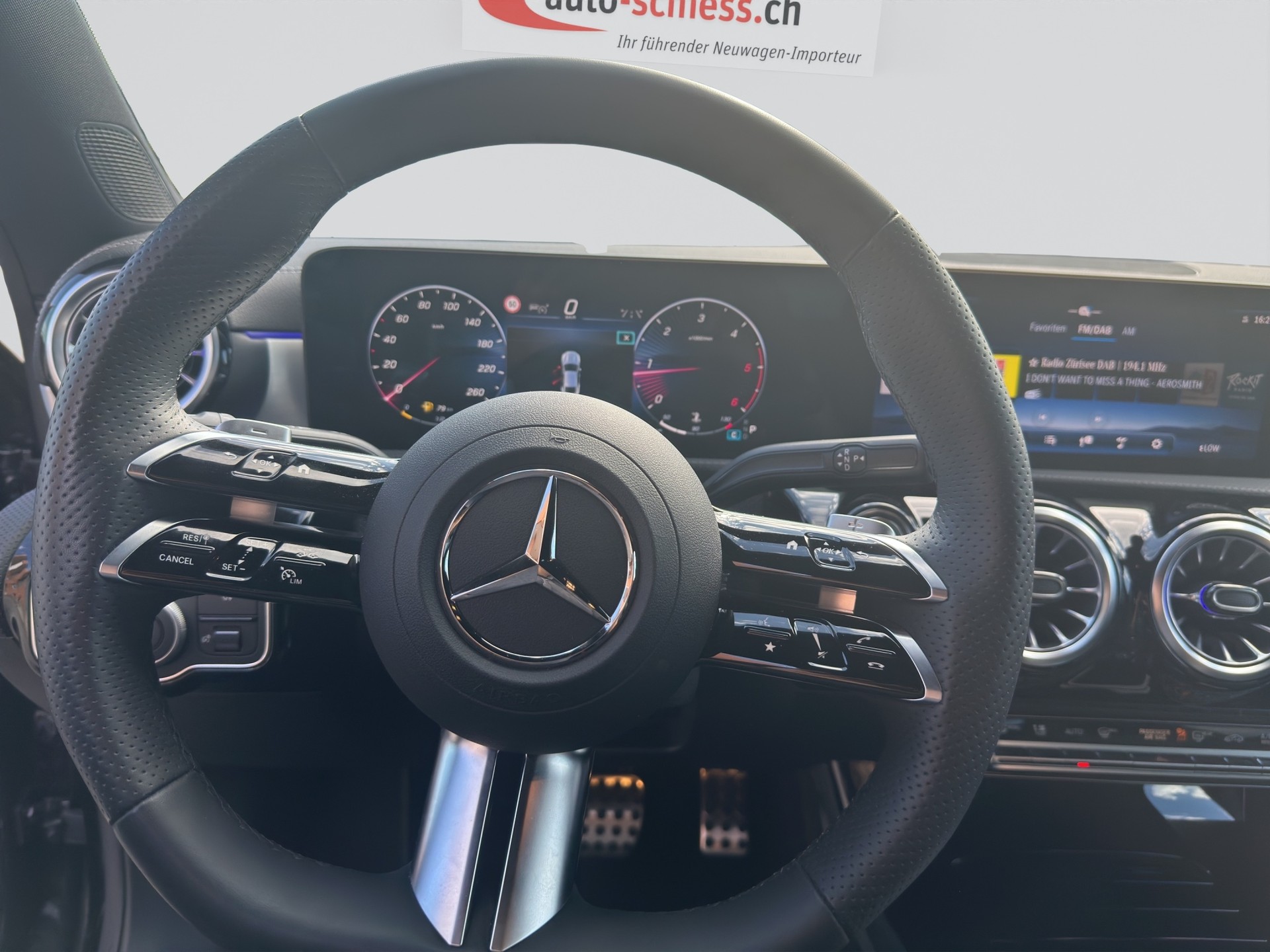 MERCEDES-BENZ CLA 200 d 8G-DCT AMG Edition Night-image-8