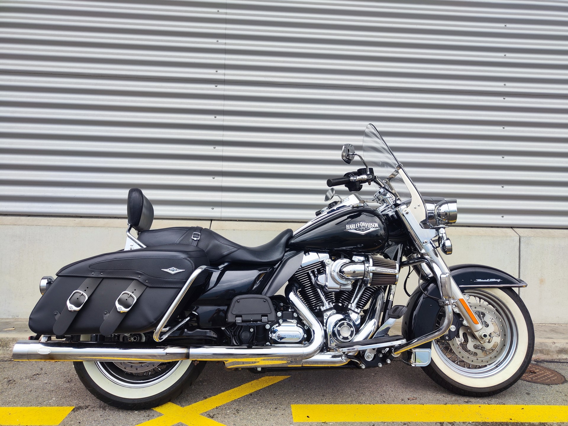 HARLEY-DAVIDSON FLHRC Road King Classic 103 ABS