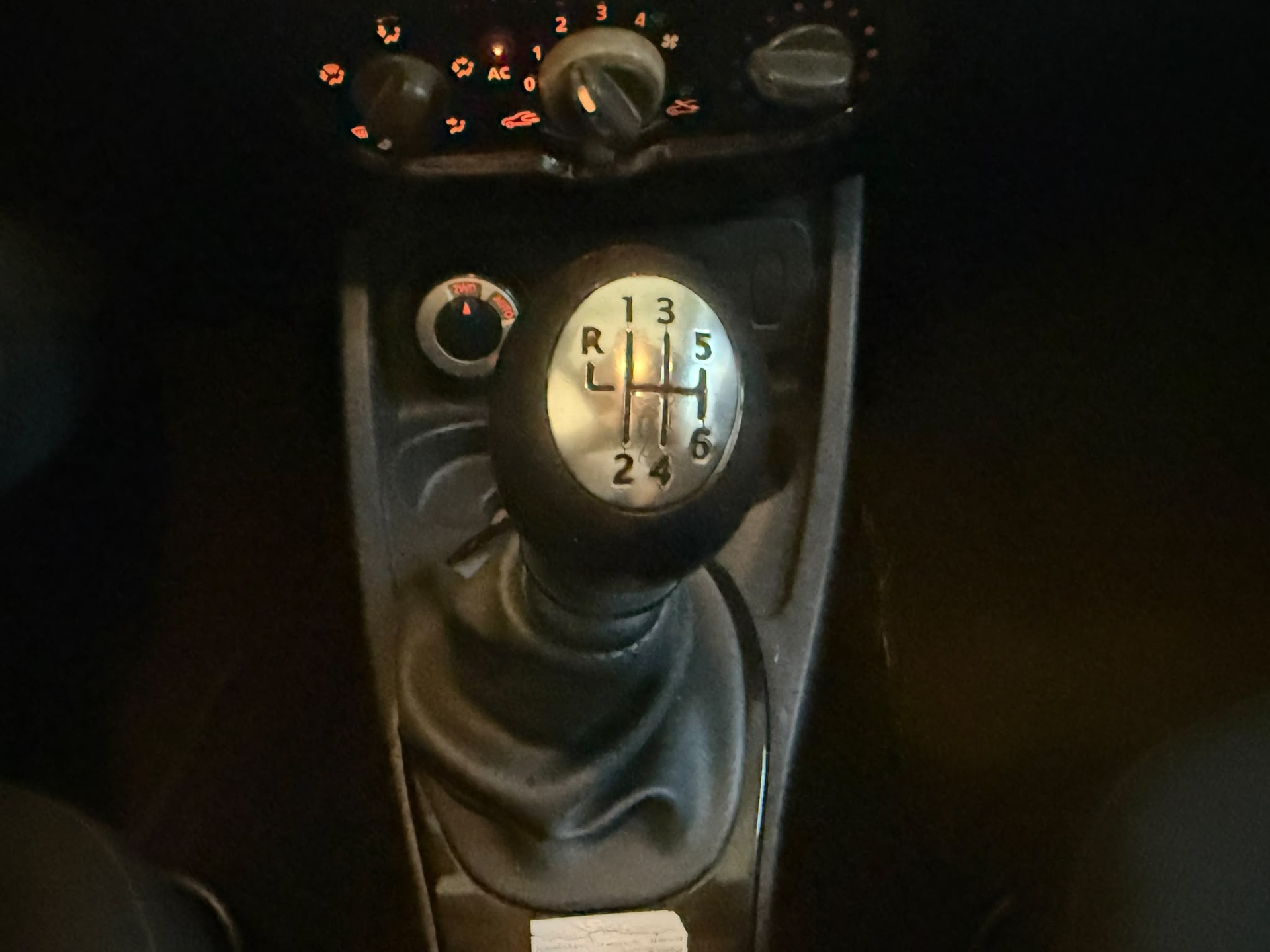 DACIA Duster 1.6 Ambiance 4x4-image-15