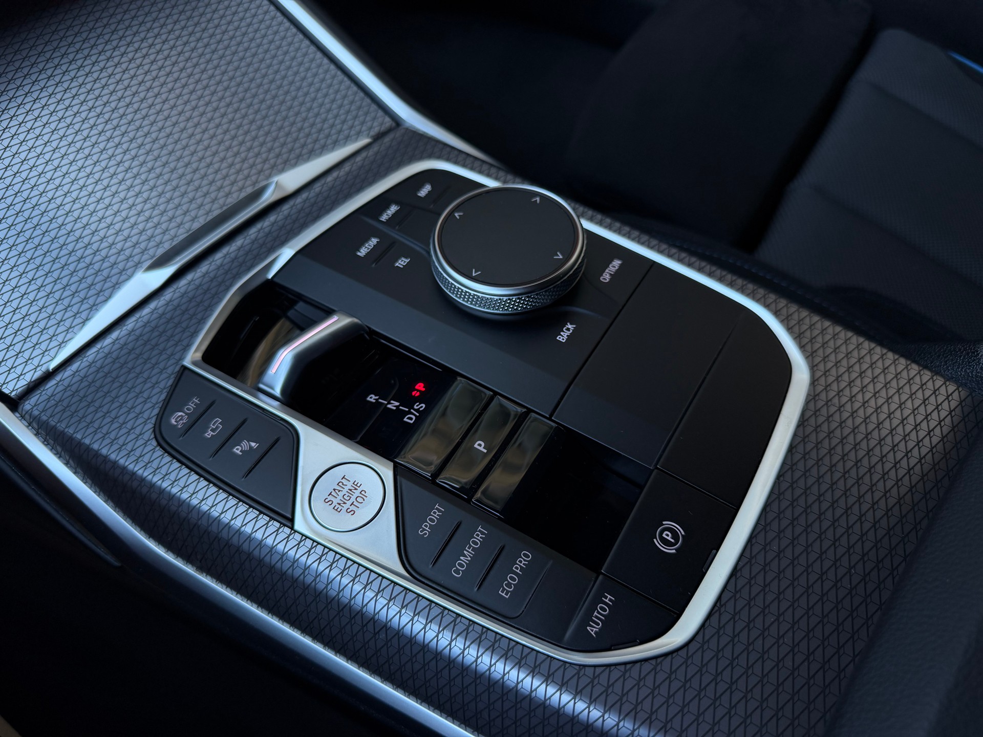 BMW 320d xDrive 48V Touring Steptronic M Sport-image-26