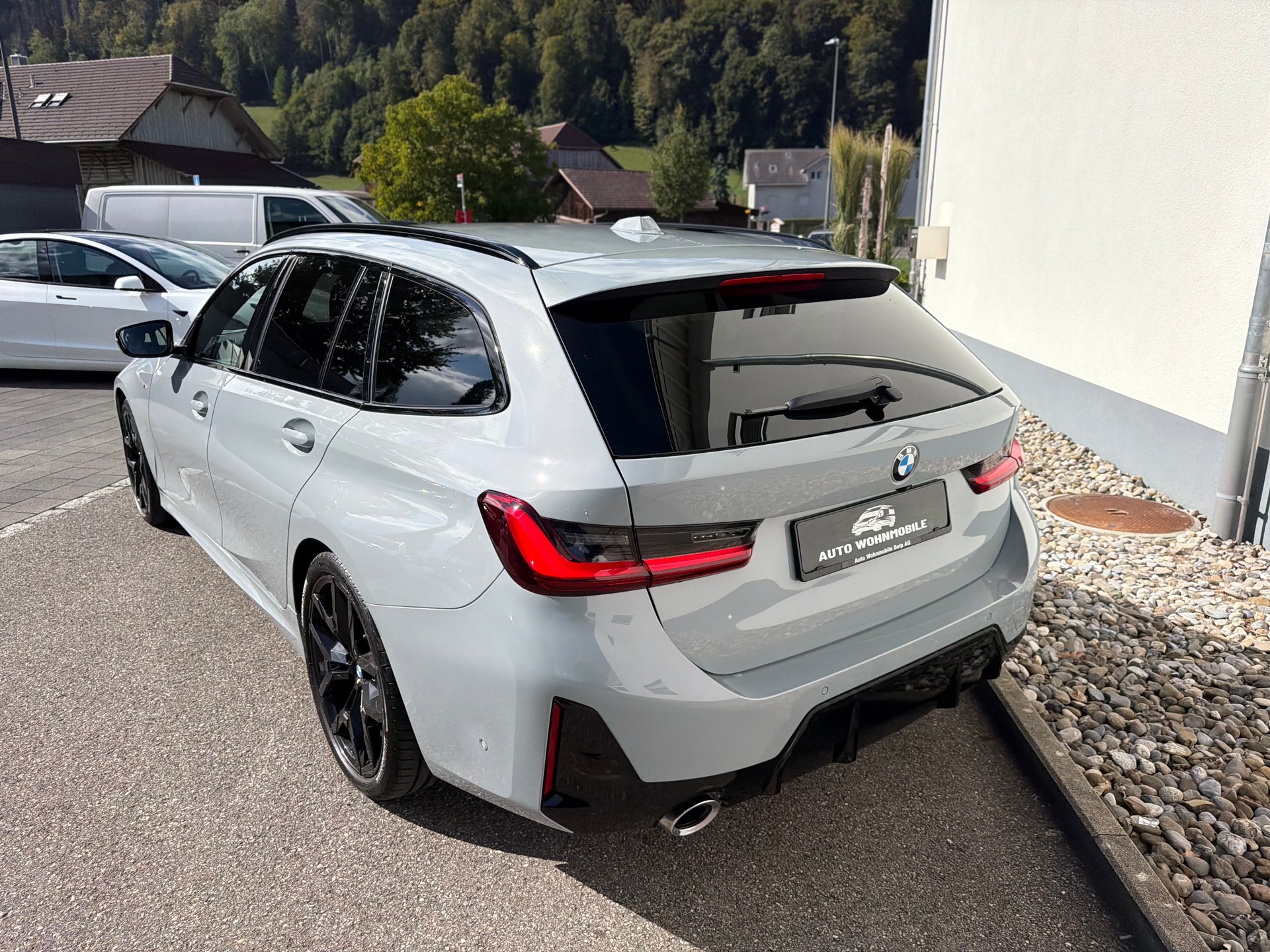 BMW 320d xDrive 48V Touring Steptronic M Sport-image-14