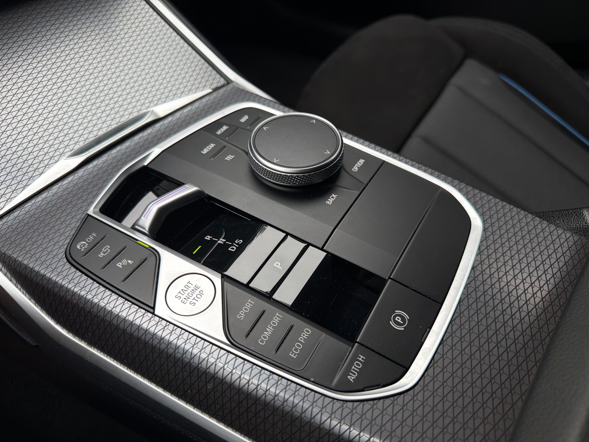BMW 320d xDrive 48V Touring Steptronic M Sport-image-26