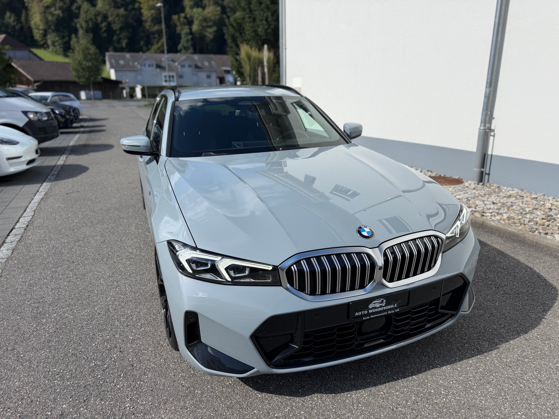 BMW 320d xDrive 48V Touring Steptronic M Sport-image-0