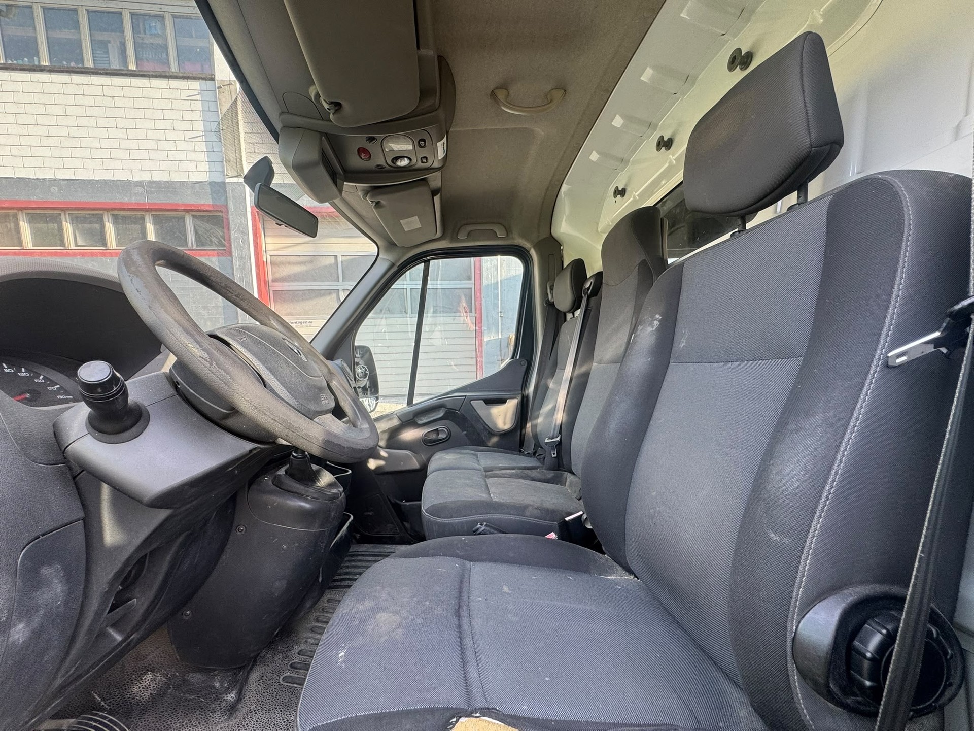 RENAULT Master T35 2.3dCi L2H2-image-4