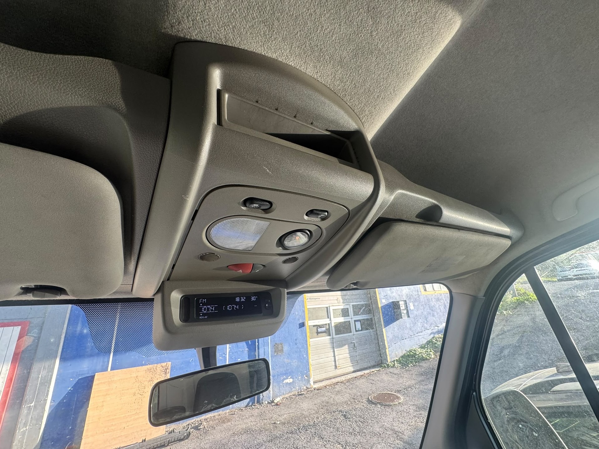 RENAULT Master T35 2.3dCi L2H2-image-9