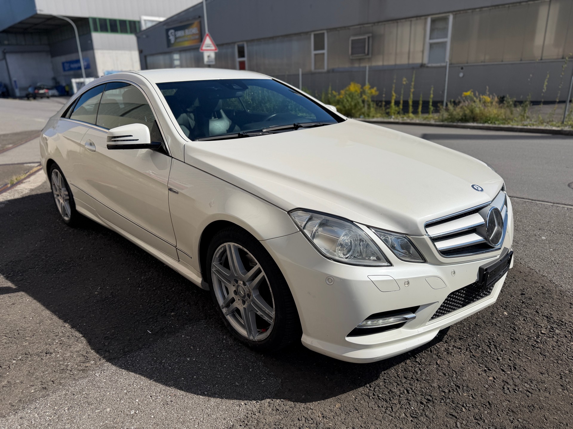 MERCEDES-BENZ E 350 CGI BlueEfficiency 7G-Tronic AMG-Line-image-6