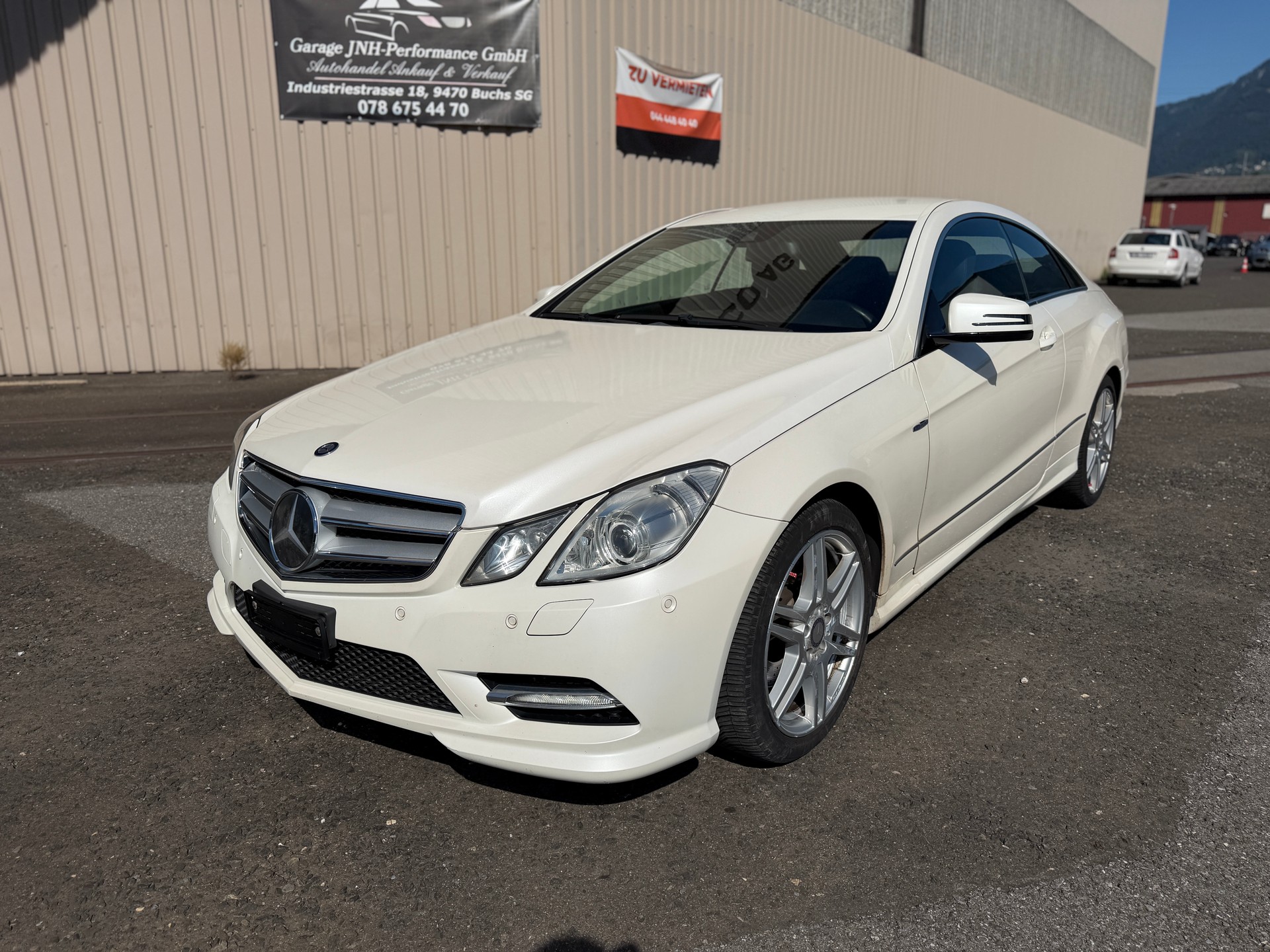 MERCEDES-BENZ E 350 CGI BlueEfficiency 7G-Tronic AMG-Line-image-1