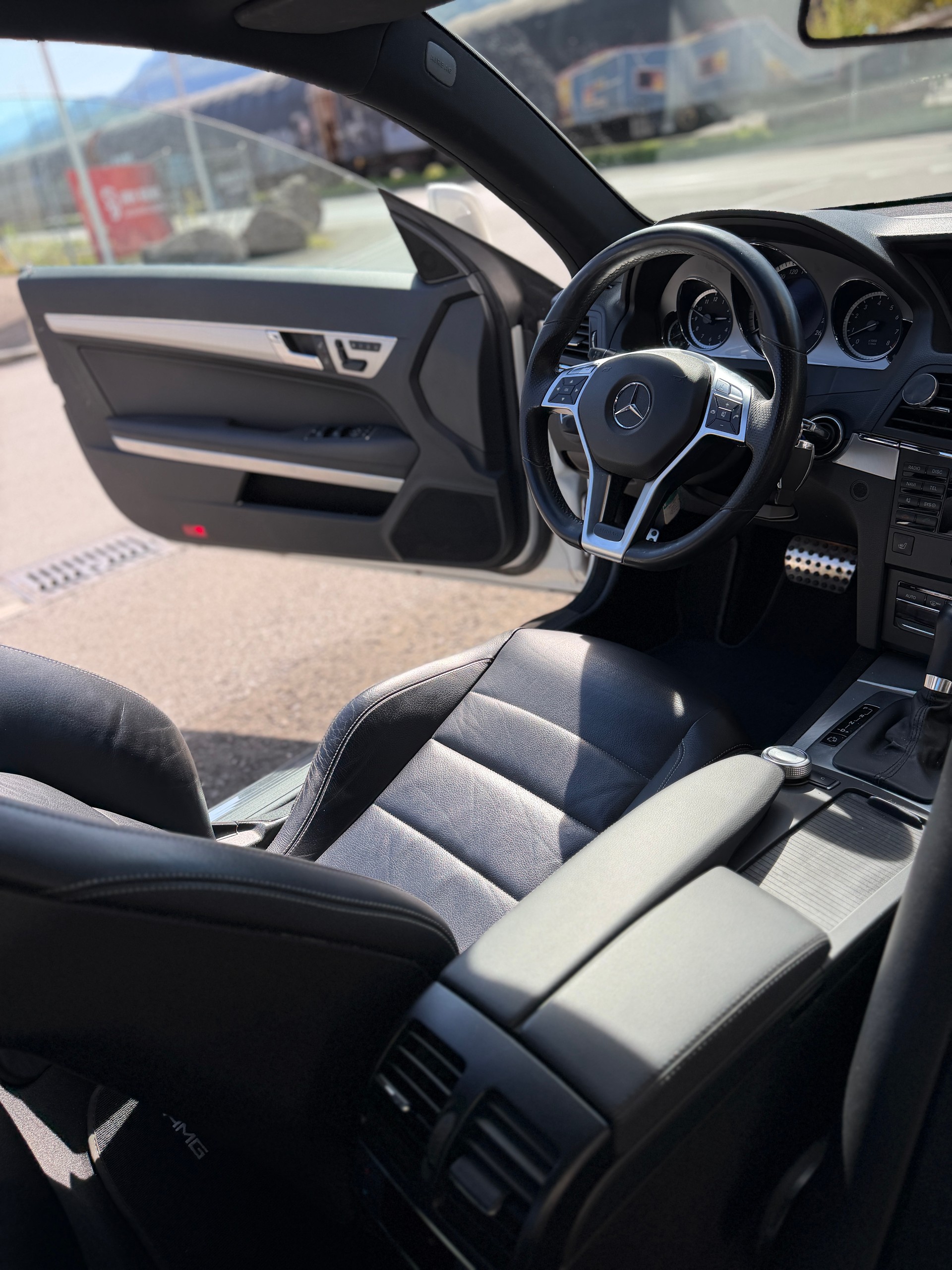 MERCEDES-BENZ E 350 CGI BlueEfficiency 7G-Tronic AMG-Line-image-8