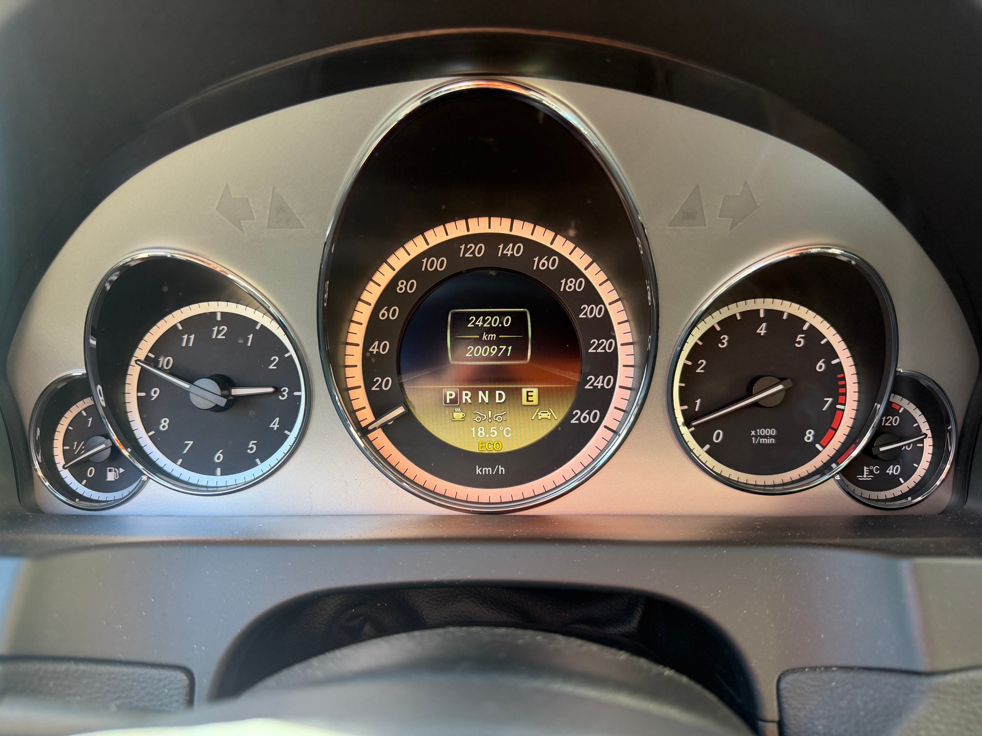 MERCEDES-BENZ E 350 CGI BlueEfficiency 7G-Tronic AMG-Line-image-11