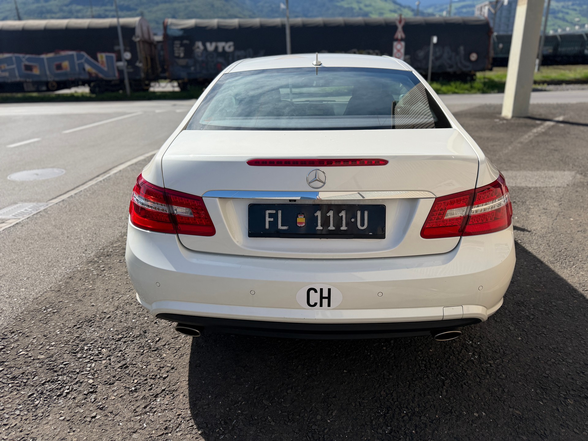 MERCEDES-BENZ E 350 CGI BlueEfficiency 7G-Tronic AMG-Line-image-4
