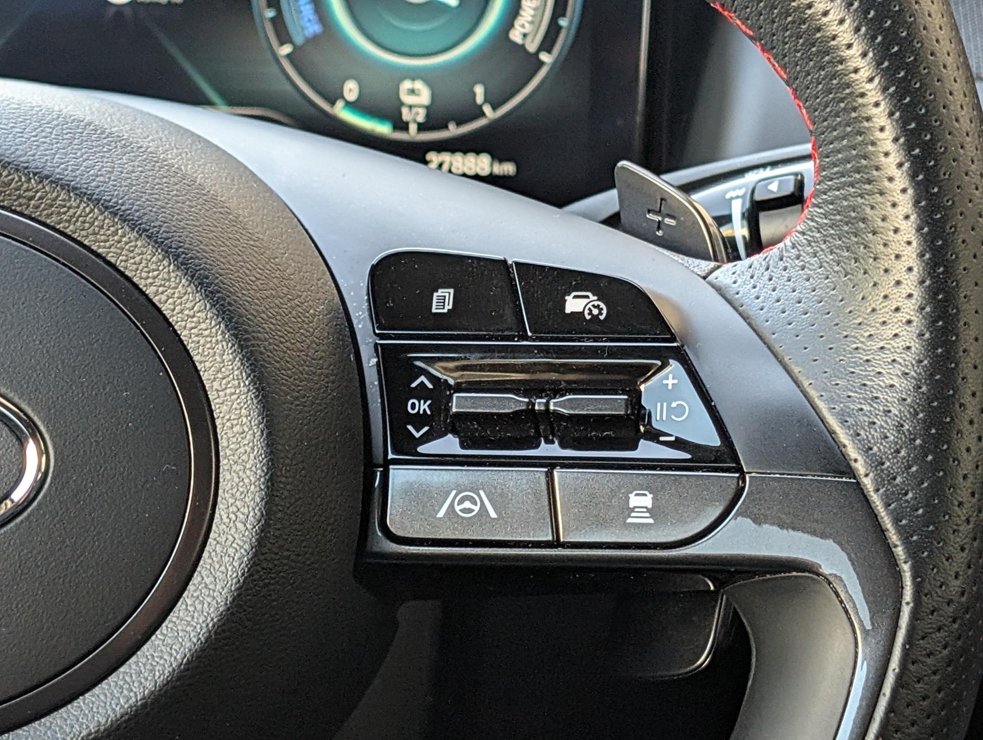 HYUNDAI Tucson 1.6 T-GDi HEV N-Line 4WD-image-14