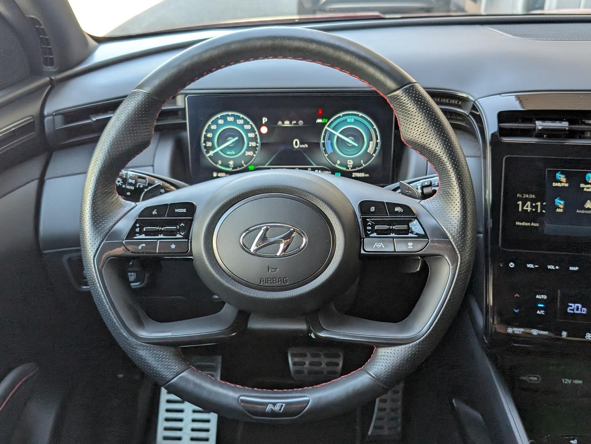 HYUNDAI Tucson 1.6 T-GDi HEV N-Line 4WD-image-13