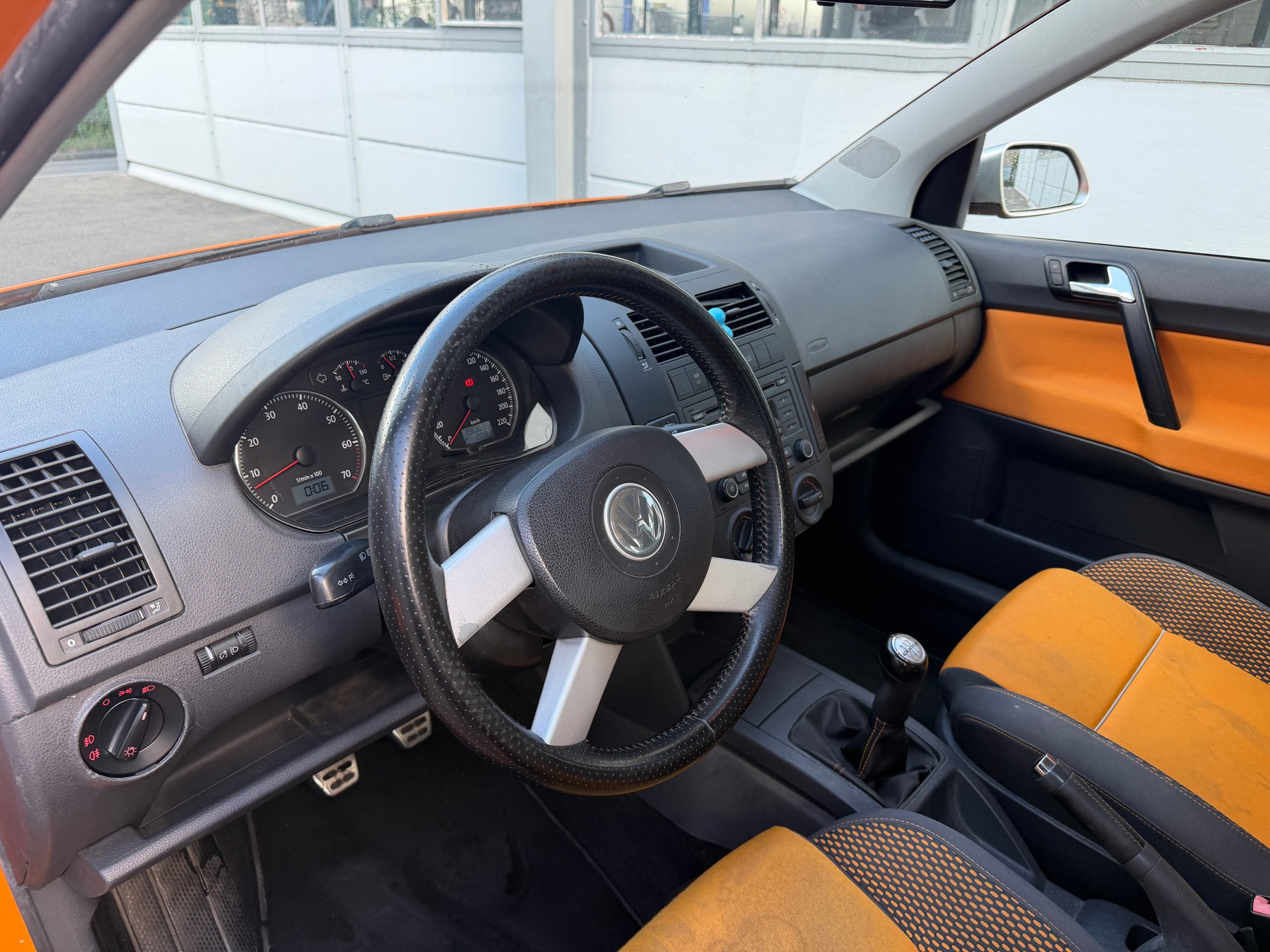 VW CrossPolo 1.6 16V Scott **FRISCH AB MFK**-image-7