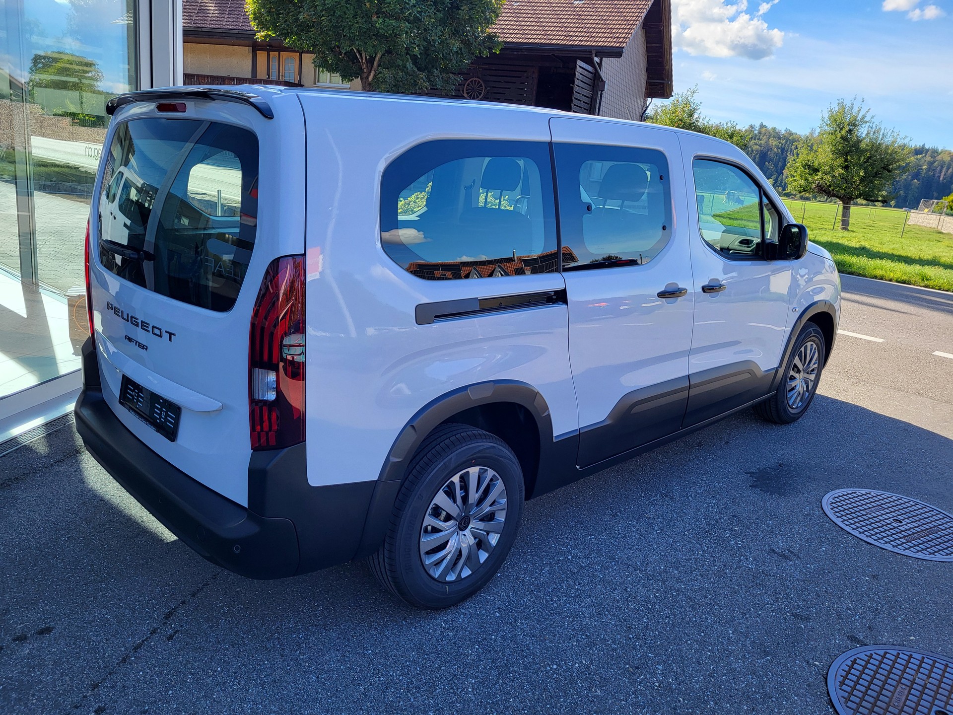 PEUGEOT Rifter Long 1.5 BHDi Family Edition-image-3