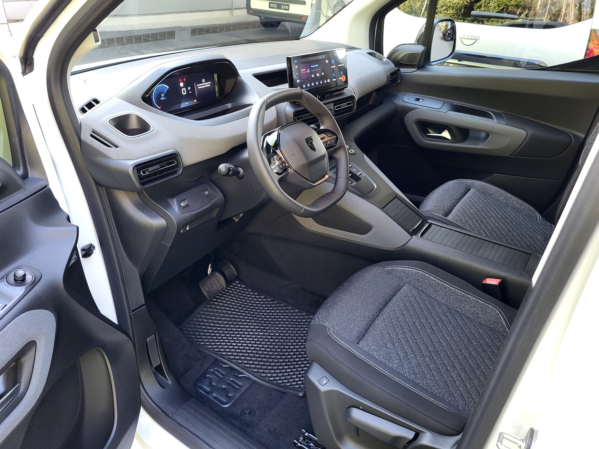 PEUGEOT Rifter Long 1.5 BHDi Family Edition-image-4