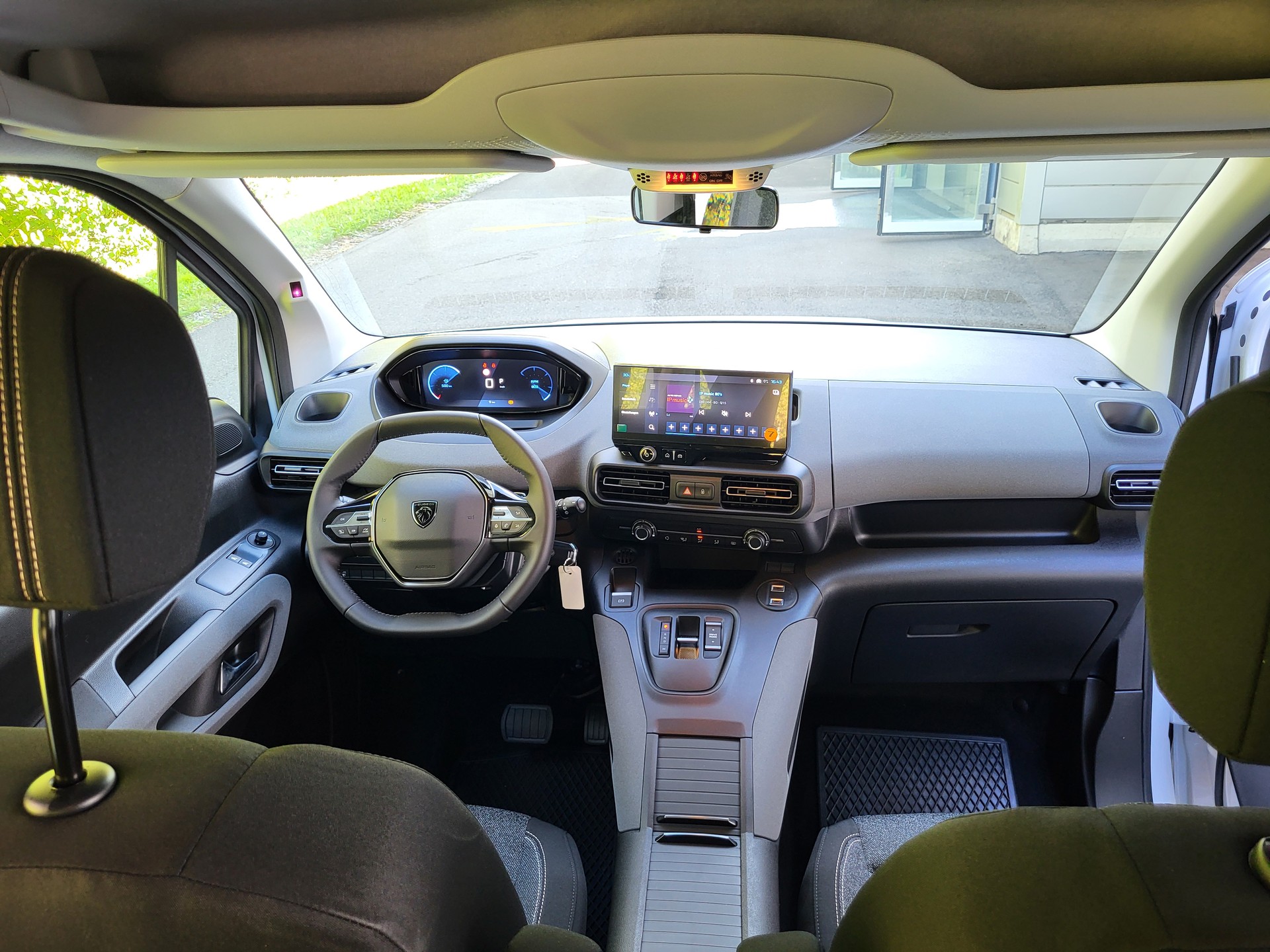 PEUGEOT Rifter Long 1.5 BHDi Family Edition-image-11