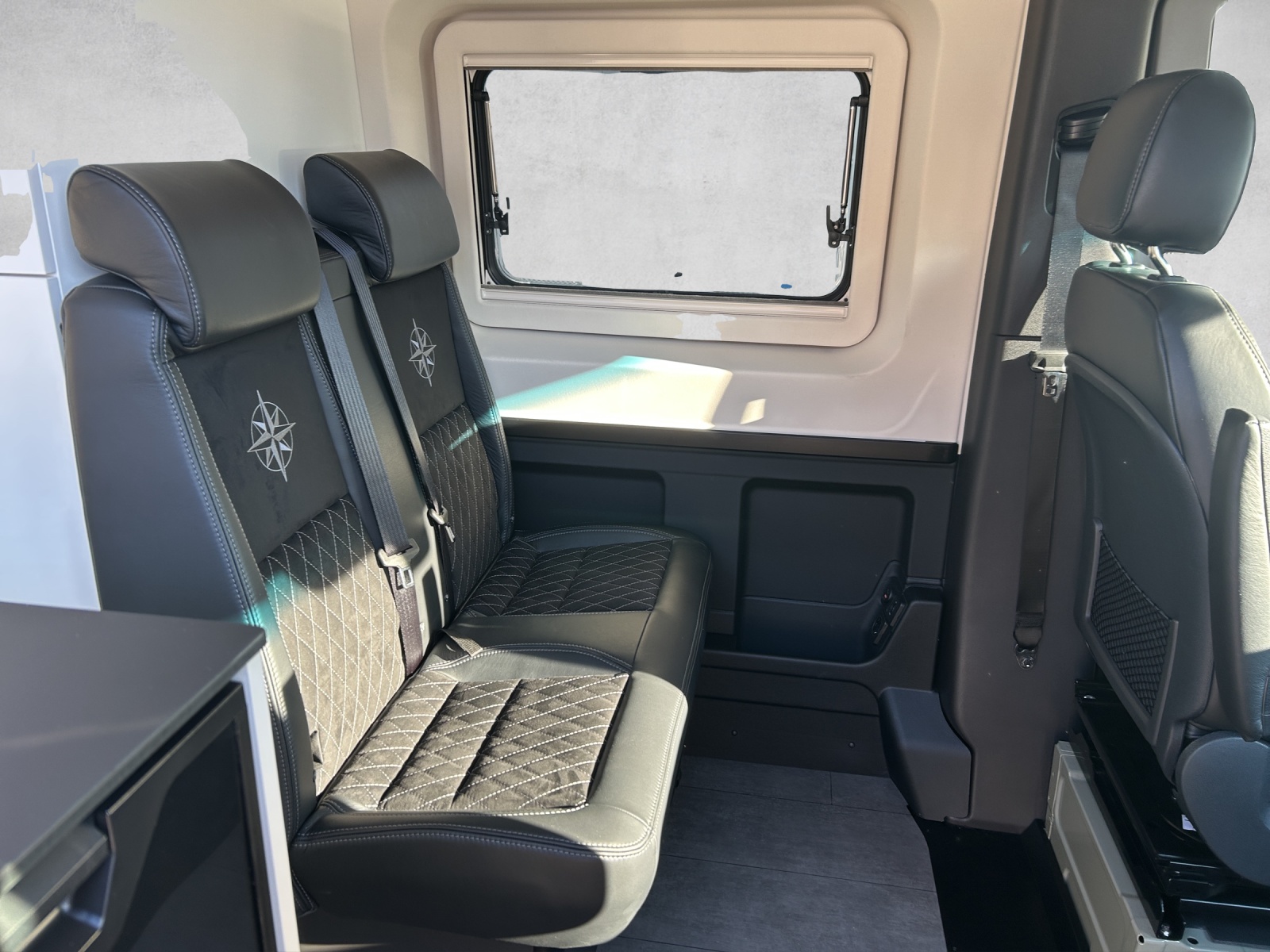 WESTFALIA James Cook 600D Premium mit Aufstelldach 2.0D 9G 4Matic-image-10