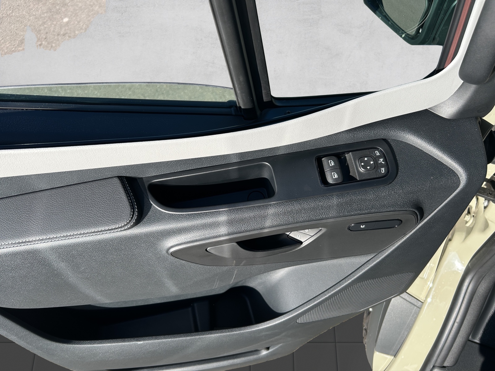WESTFALIA James Cook 600D Premium mit Aufstelldach 2.0D 9G 4Matic-image-17