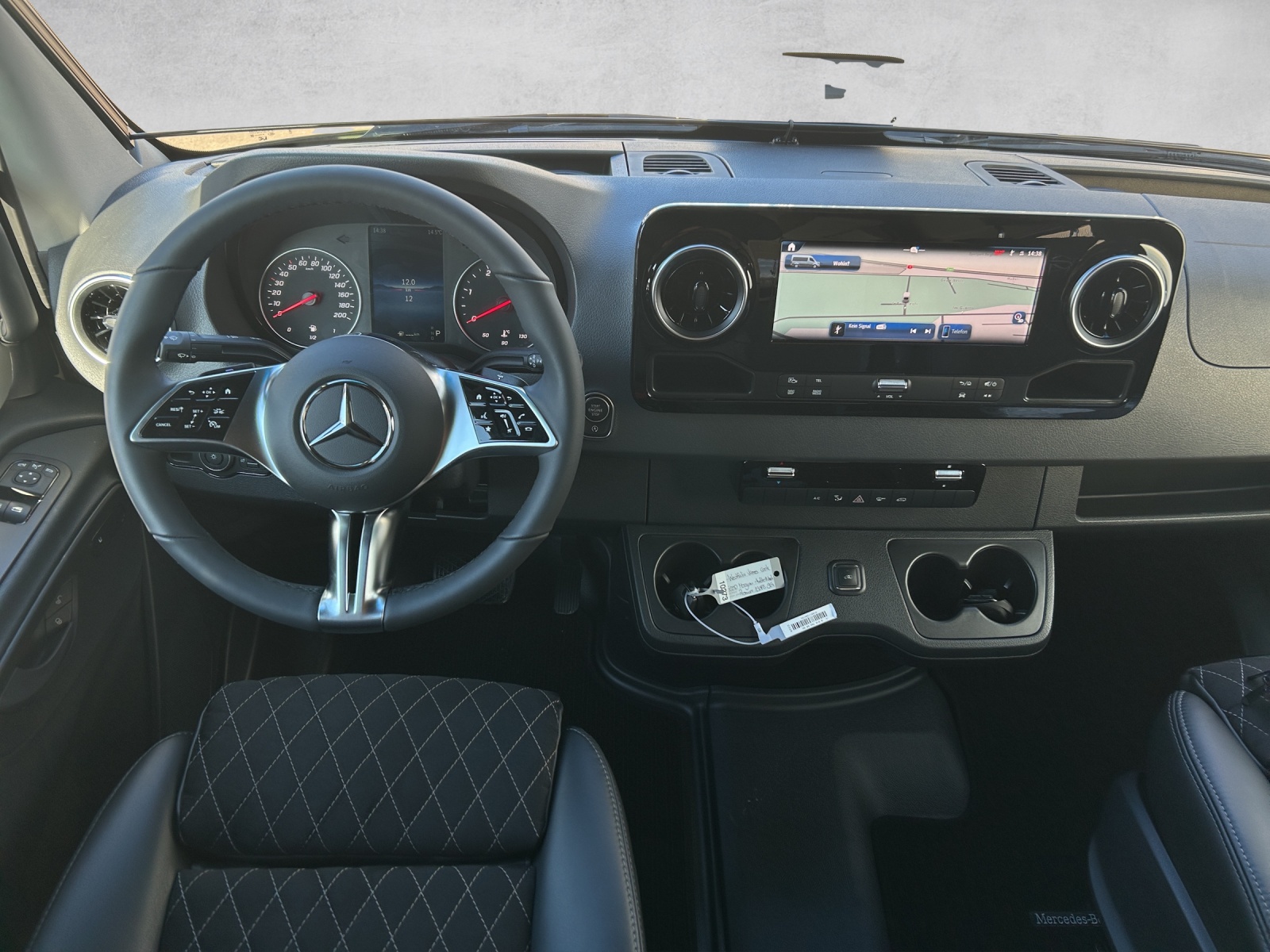 WESTFALIA James Cook 600D Premium mit Aufstelldach 2.0D 9G 4Matic-image-12