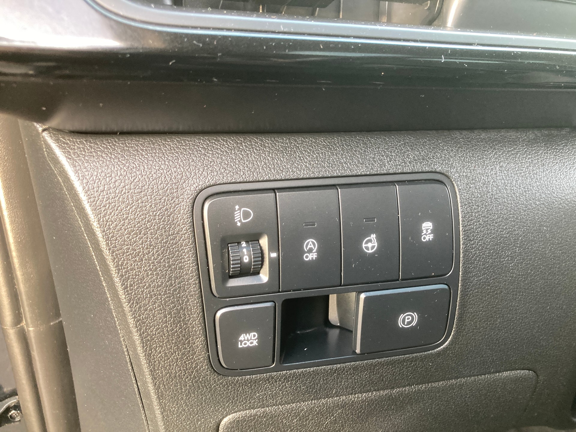 HYUNDAI Staria Premium 2.2 CRDi Vertex 4WD A 9 Sitzer mit Anhängerkupplung-image-11