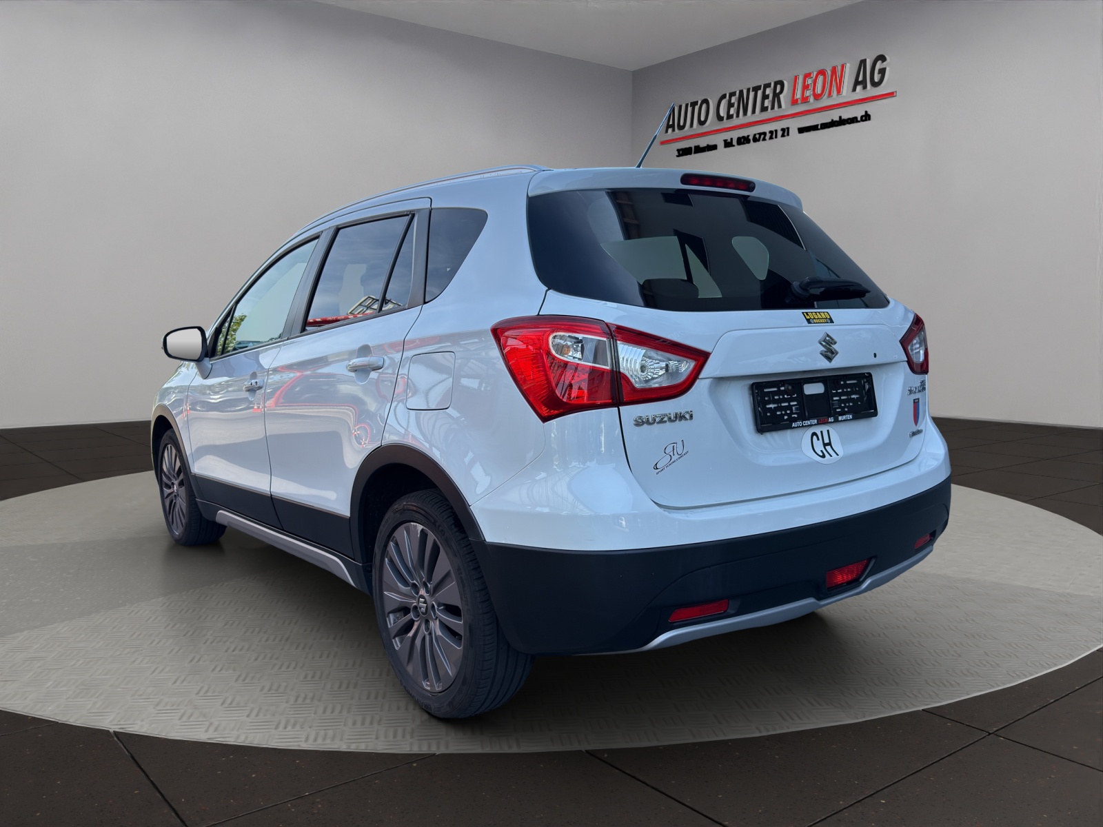 SUZUKI SX4 S-Cross 1.6 TD PizSulai 4WD TCSS-image-3