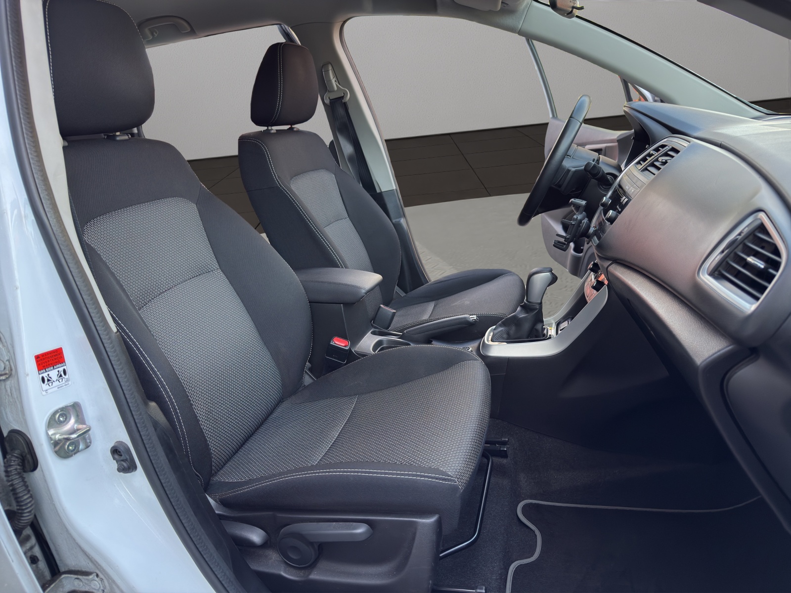SUZUKI SX4 S-Cross 1.6 TD PizSulai 4WD TCSS-image-16