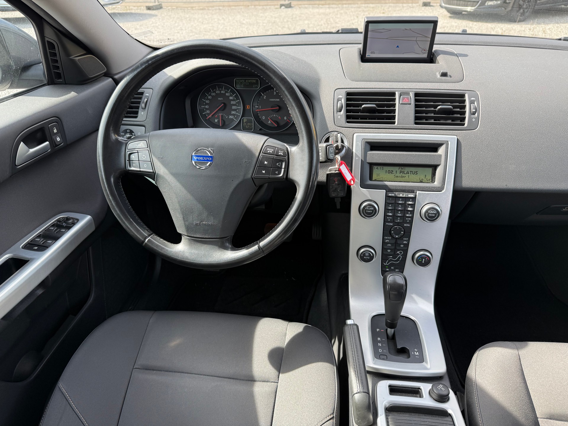 VOLVO V50 D3 Summum Geartronic-image-8
