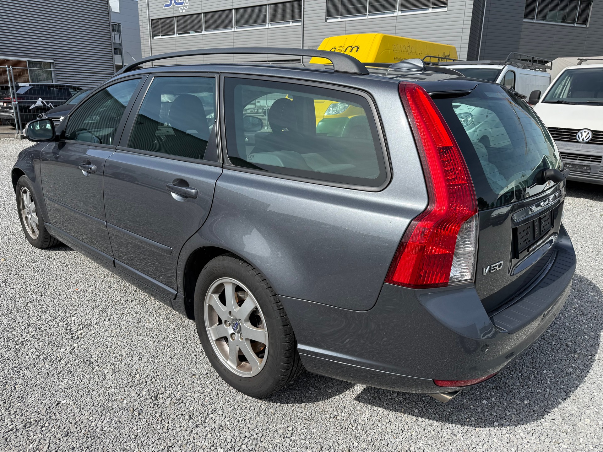 VOLVO V50 D3 Summum Geartronic-image-2