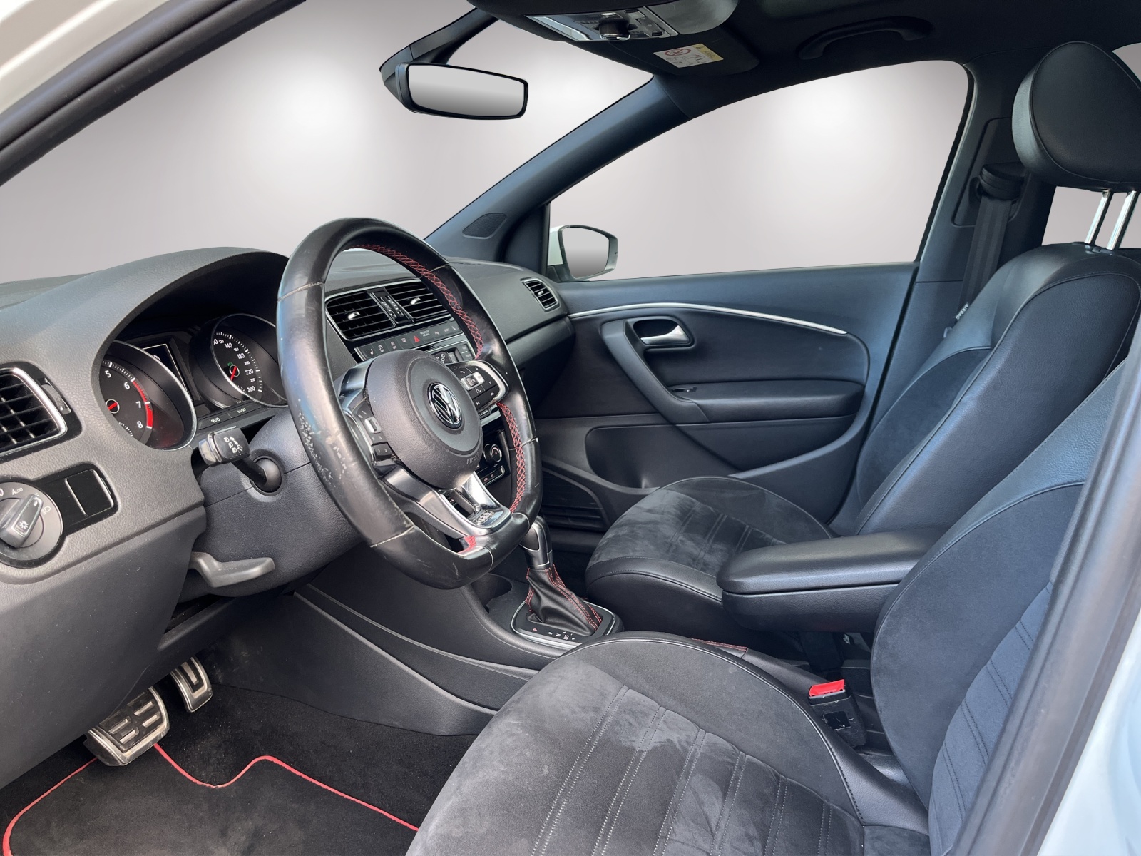 VW Polo 1.8 TSI GTI DSG-image-8
