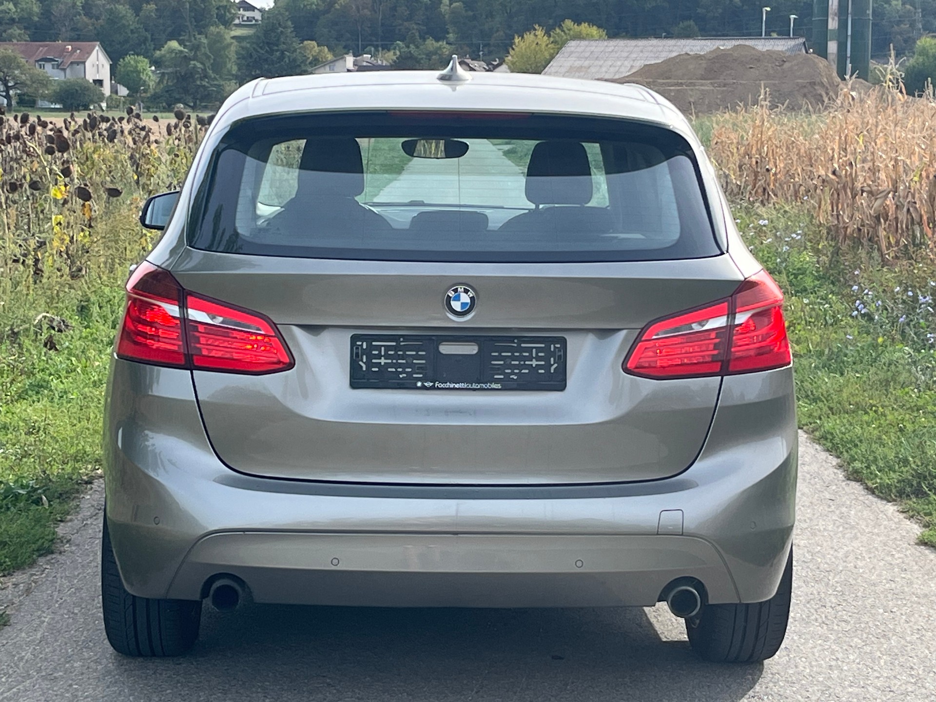 BMW 225i xDrive Active Tourer Steptronic-image-7