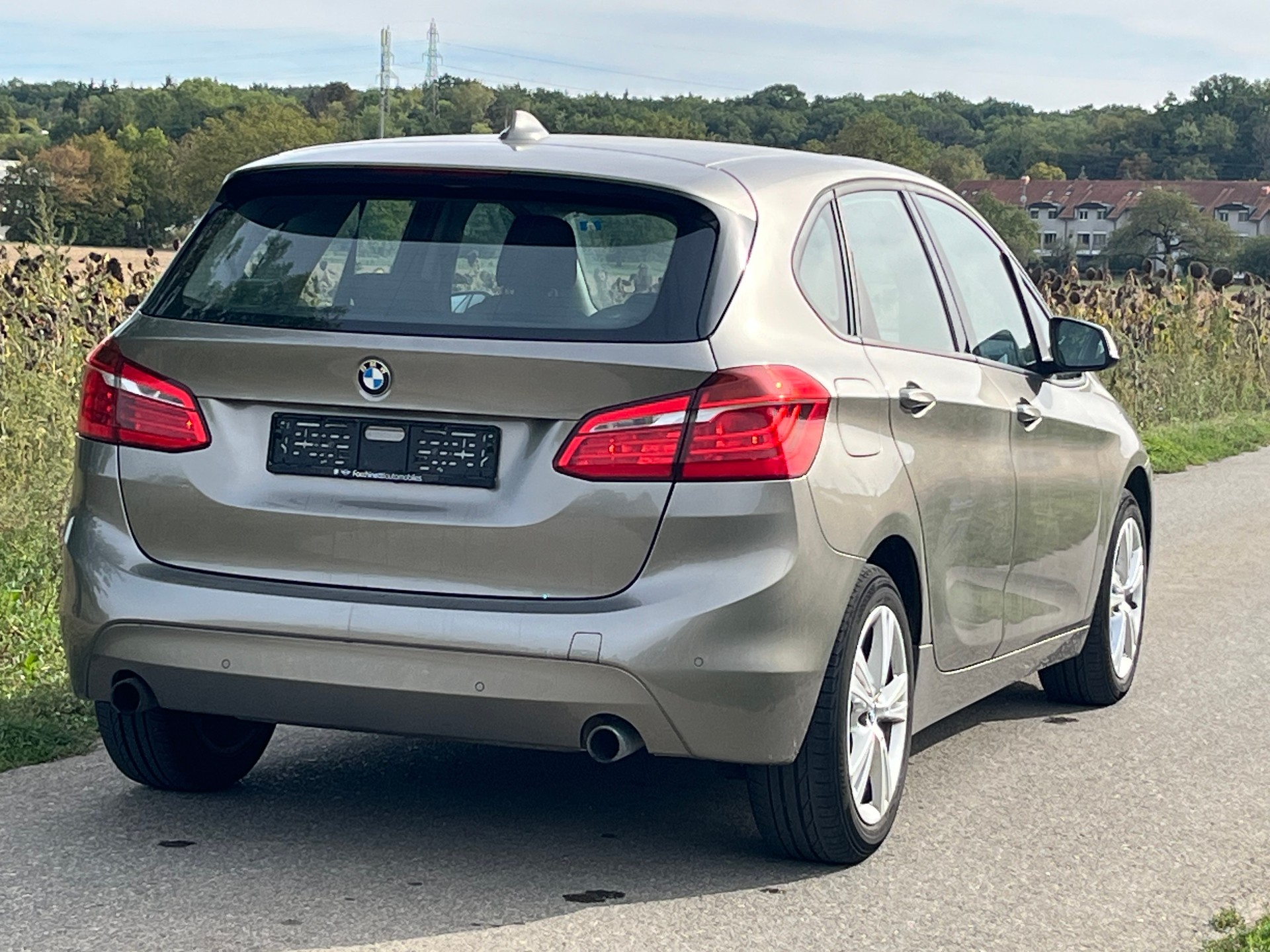 BMW 225i xDrive Active Tourer Steptronic-image-5