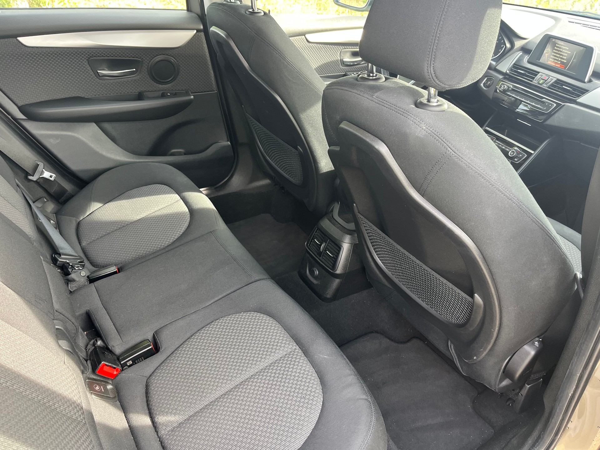 BMW 225i xDrive Active Tourer Steptronic-image-9