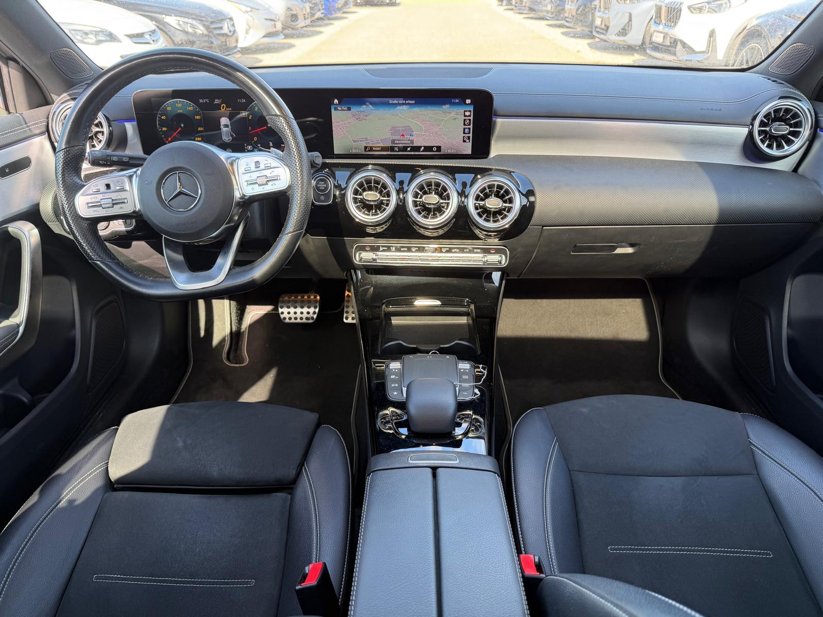 MERCEDES-BENZ A-Klasse W177 A 250 AMG Line 4m-image-7