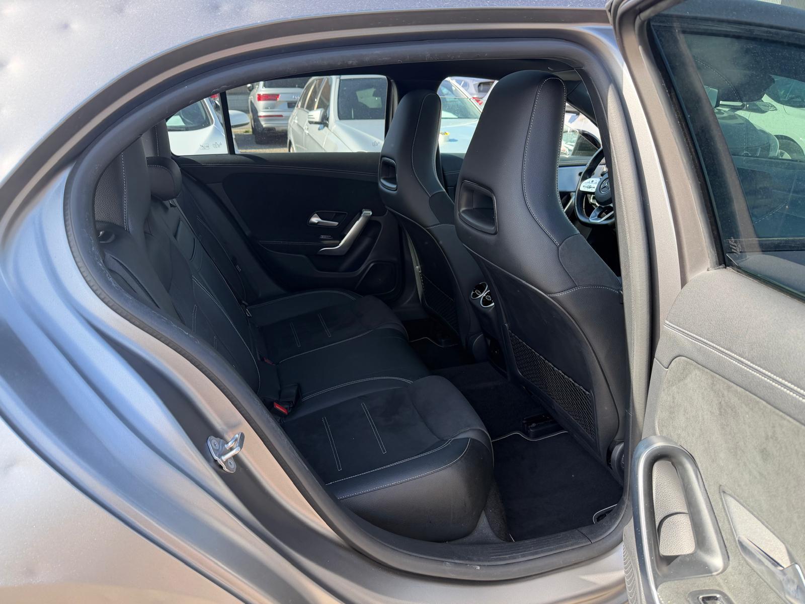 MERCEDES-BENZ A-Klasse W177 A 250 AMG Line 4m-image-8