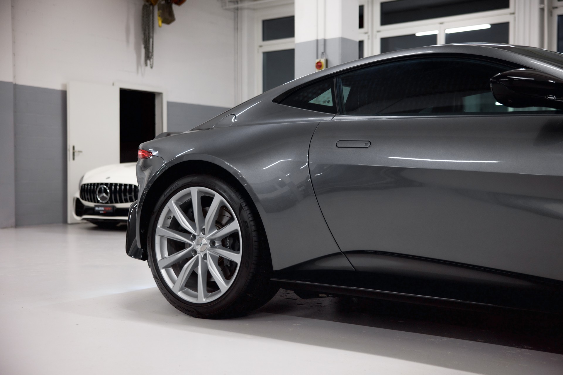 ASTON MARTIN V8 Vantage 4.0 Coupé-image-11