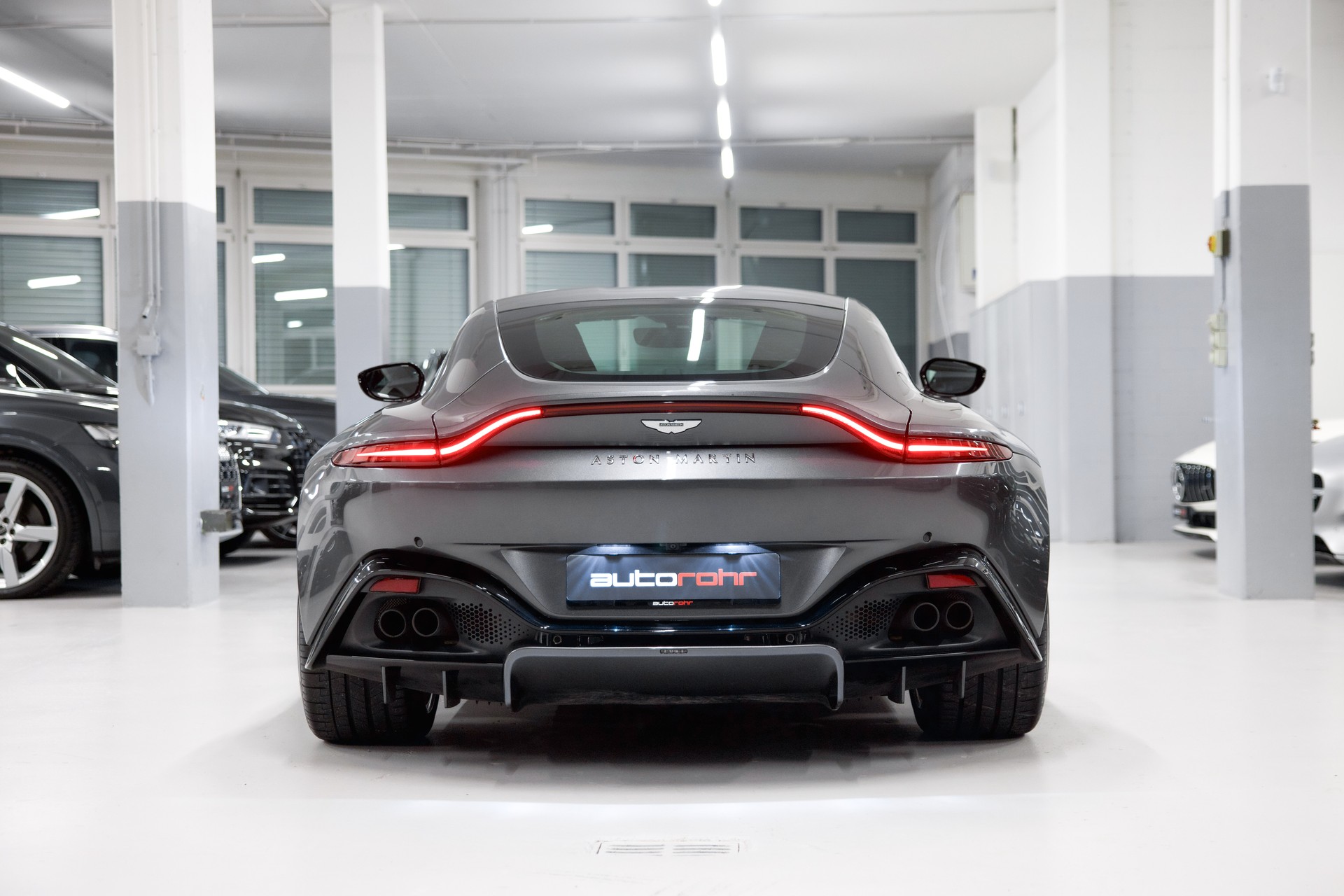 ASTON MARTIN V8 Vantage 4.0 Coupé-image-5