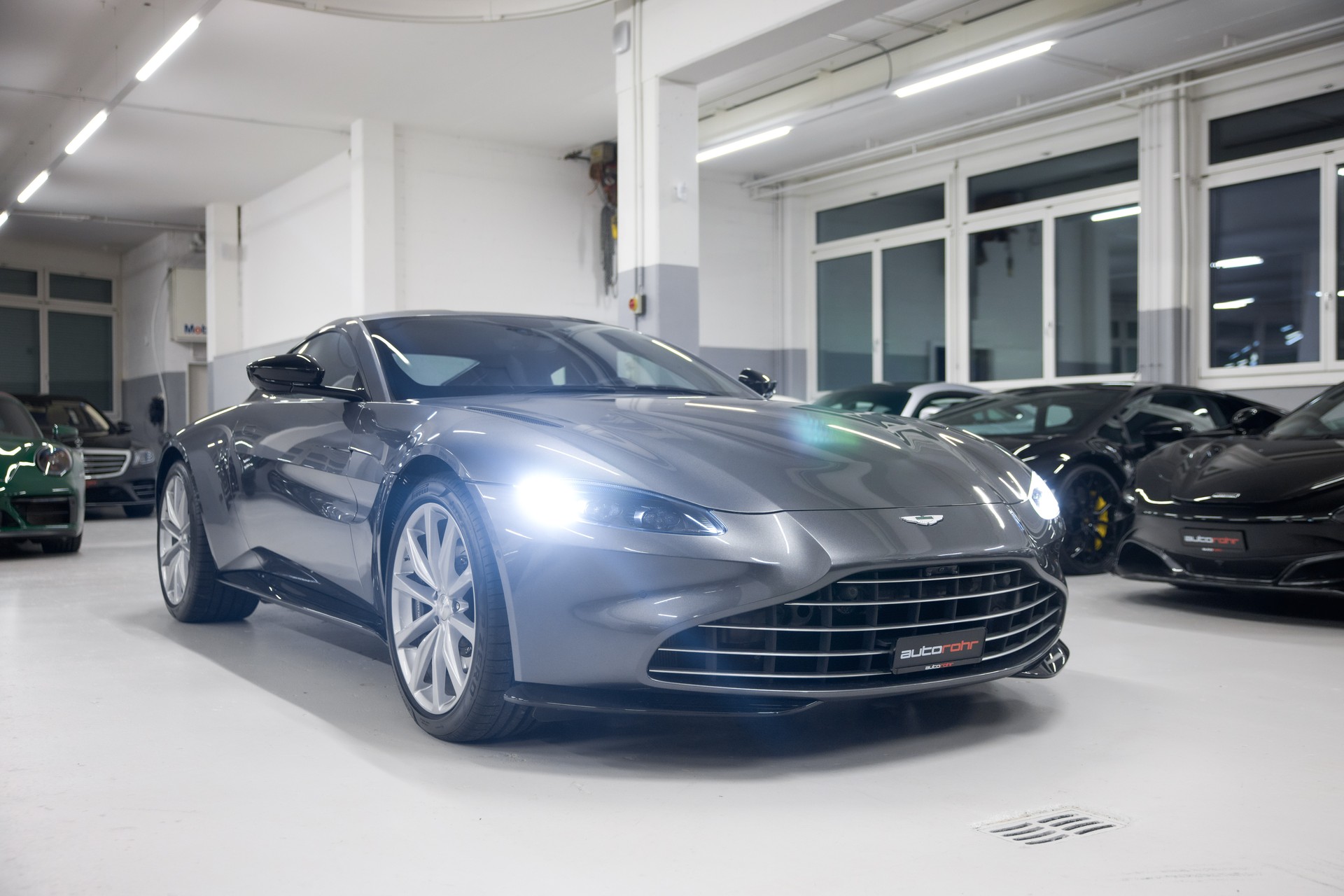ASTON MARTIN V8 Vantage 4.0 Coupé-image-2