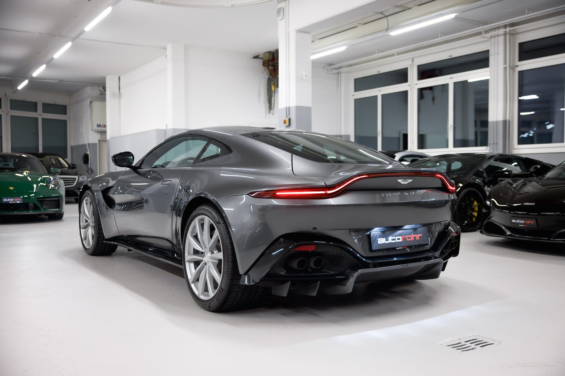 ASTON MARTIN V8 Vantage 4.0 Coupé-image-6