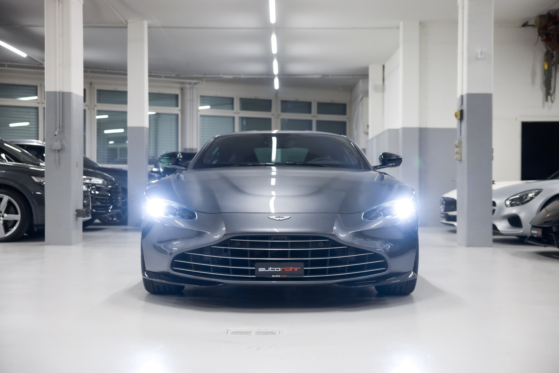 ASTON MARTIN V8 Vantage 4.0 Coupé-image-1