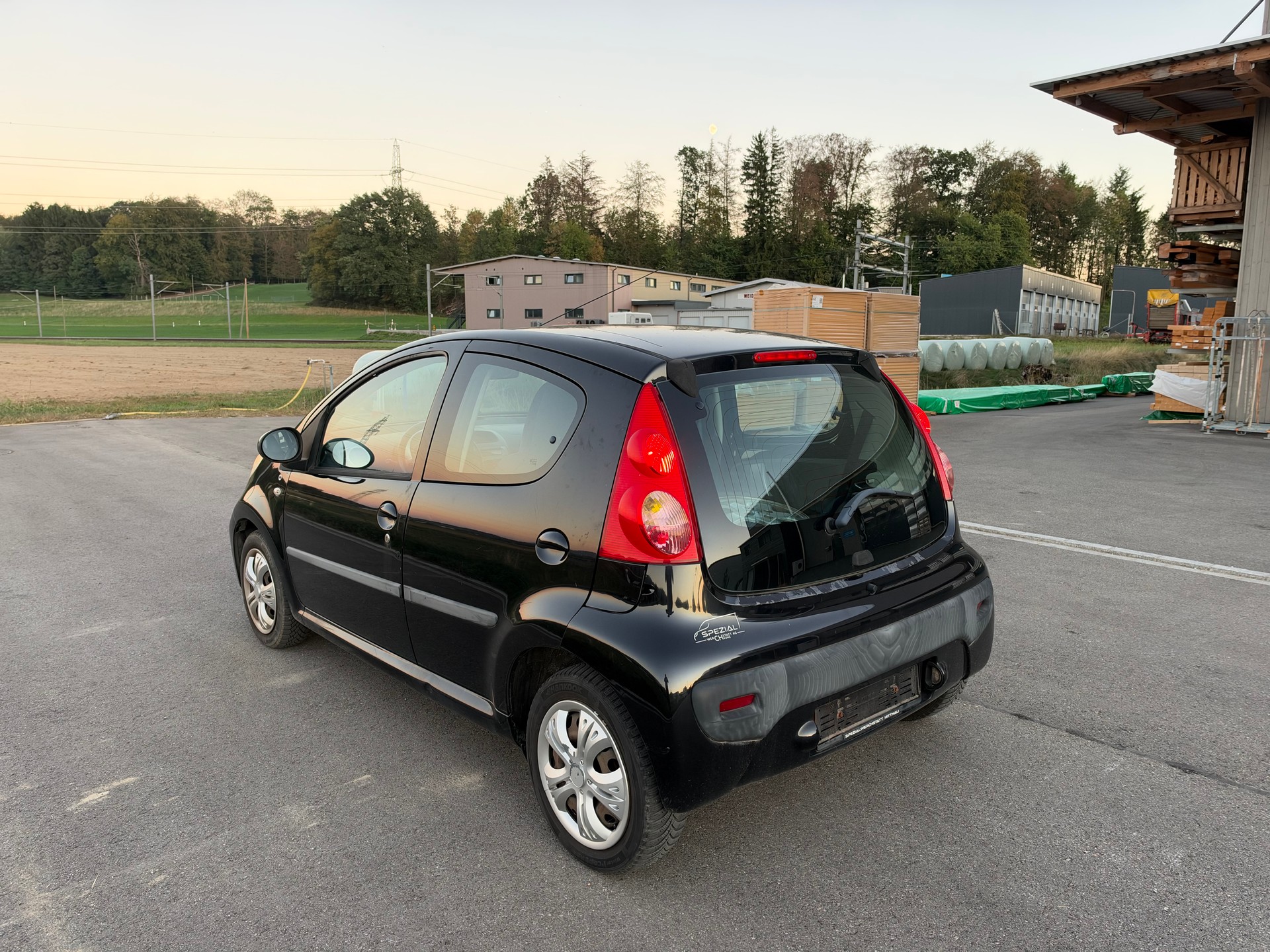 PEUGEOT 107 1.0 Urban-image-4