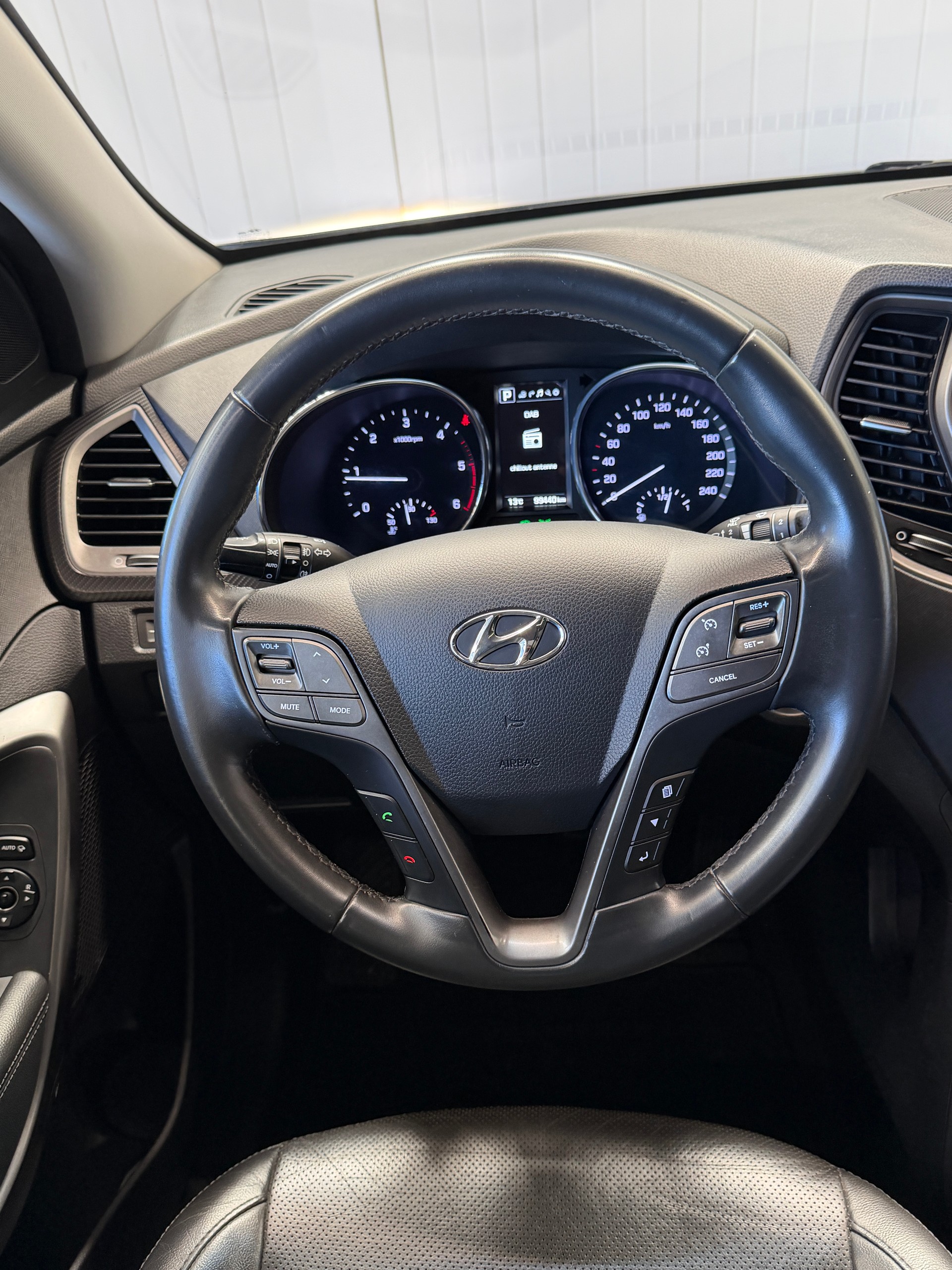 HYUNDAI Santa Fe 2.2 CRDI Vertex 4WD Automatic - frisch ab MFK und Service - 7 Plätzer-image-11