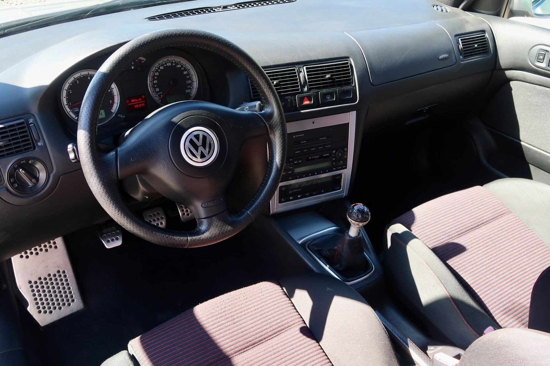 VW Golf 1.8 T GTI 25 Years-image-7