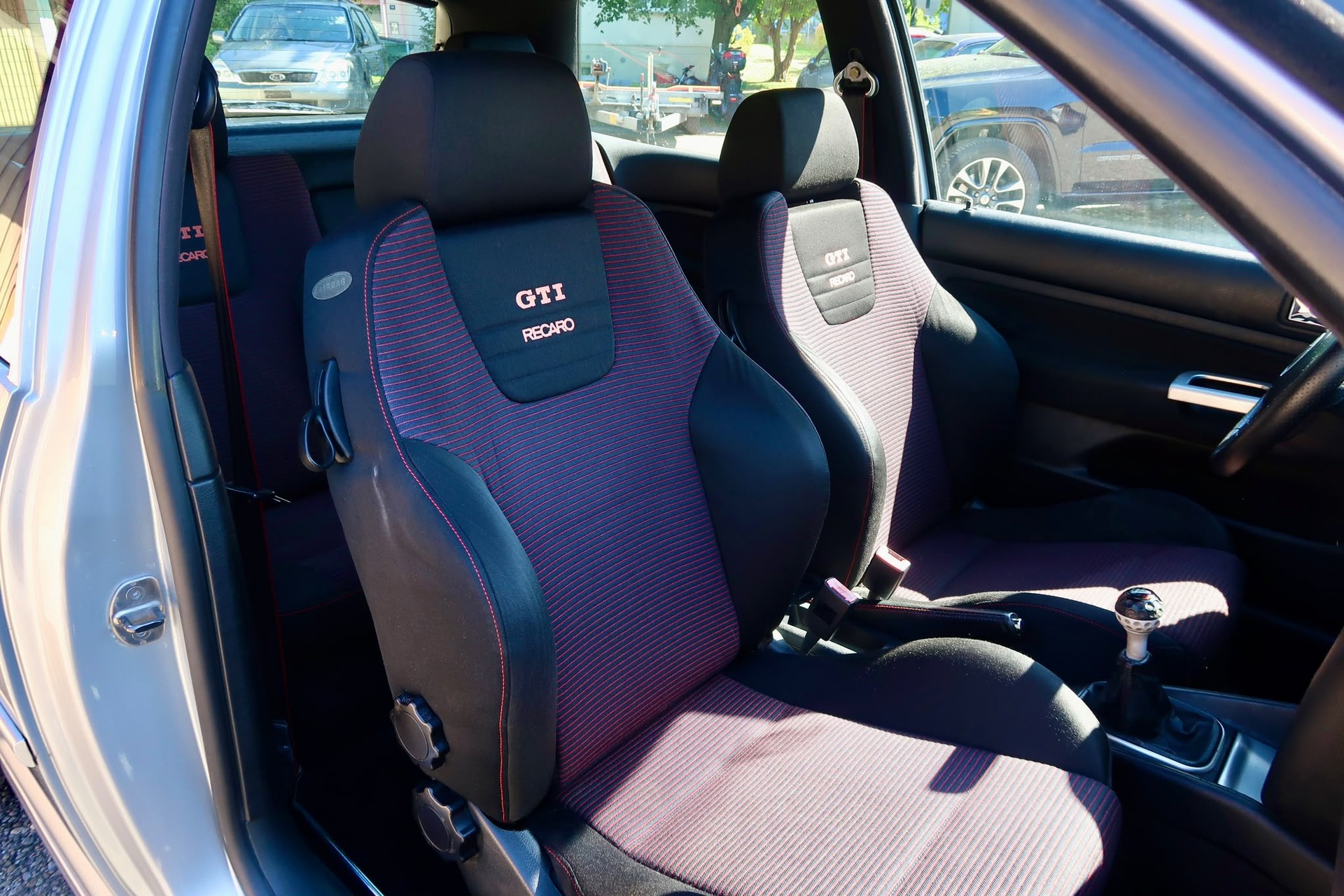 VW Golf 1.8 T GTI 25 Years-image-8
