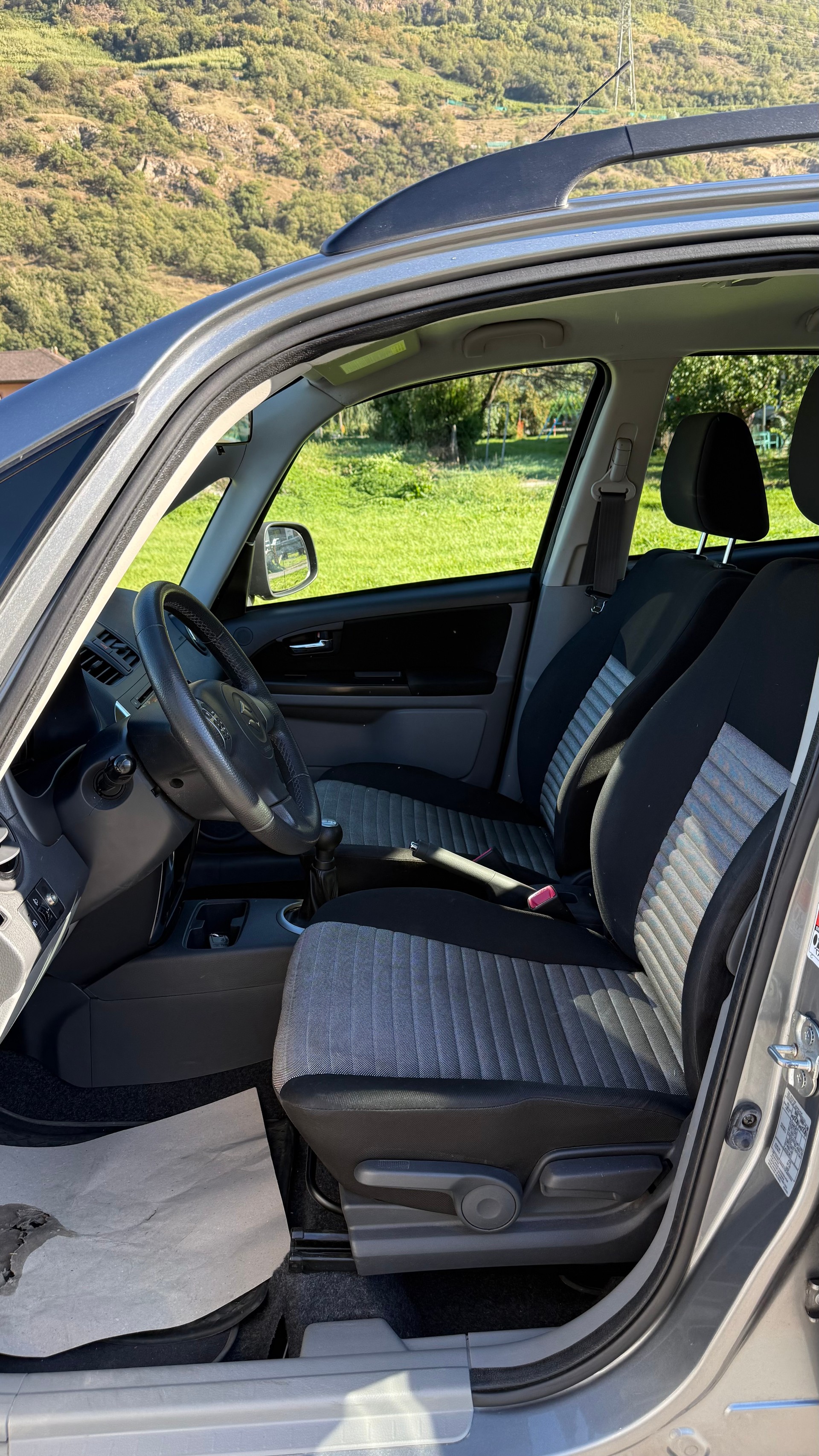SUZUKI SX4 1.6 16V GL Top Barry 4WD-image-6