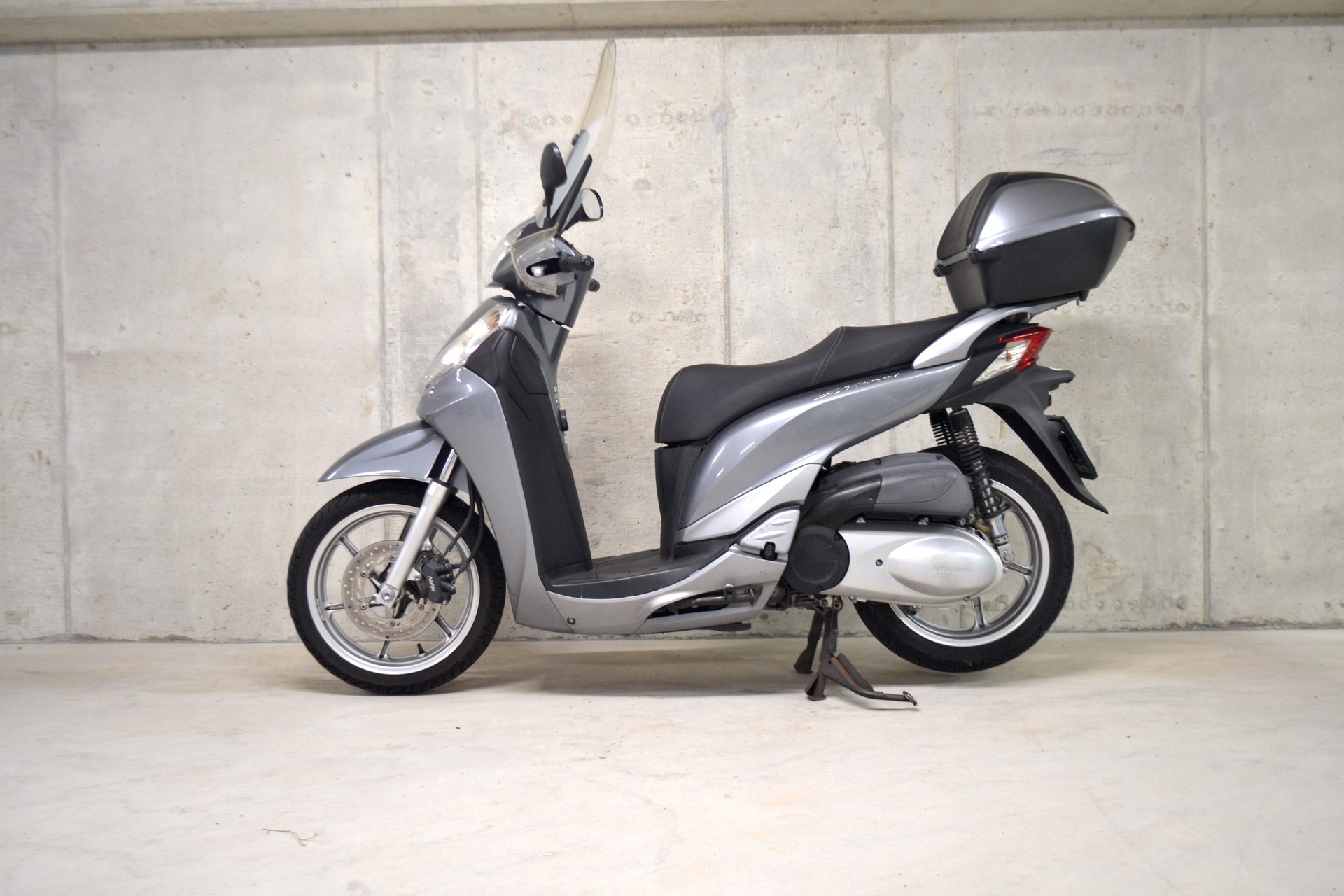 HONDA SH 300 JOY-showroom-element-2